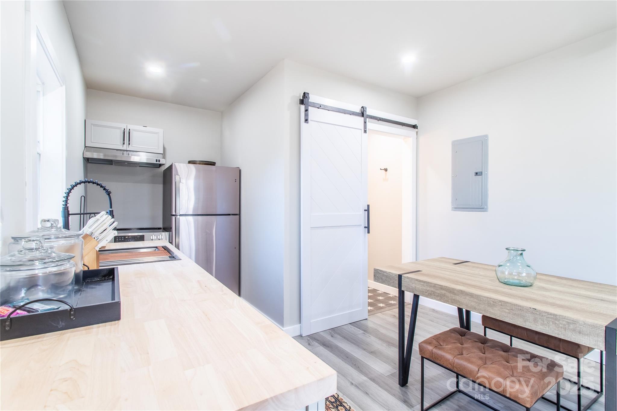 426, 428 Weaver Creek Road