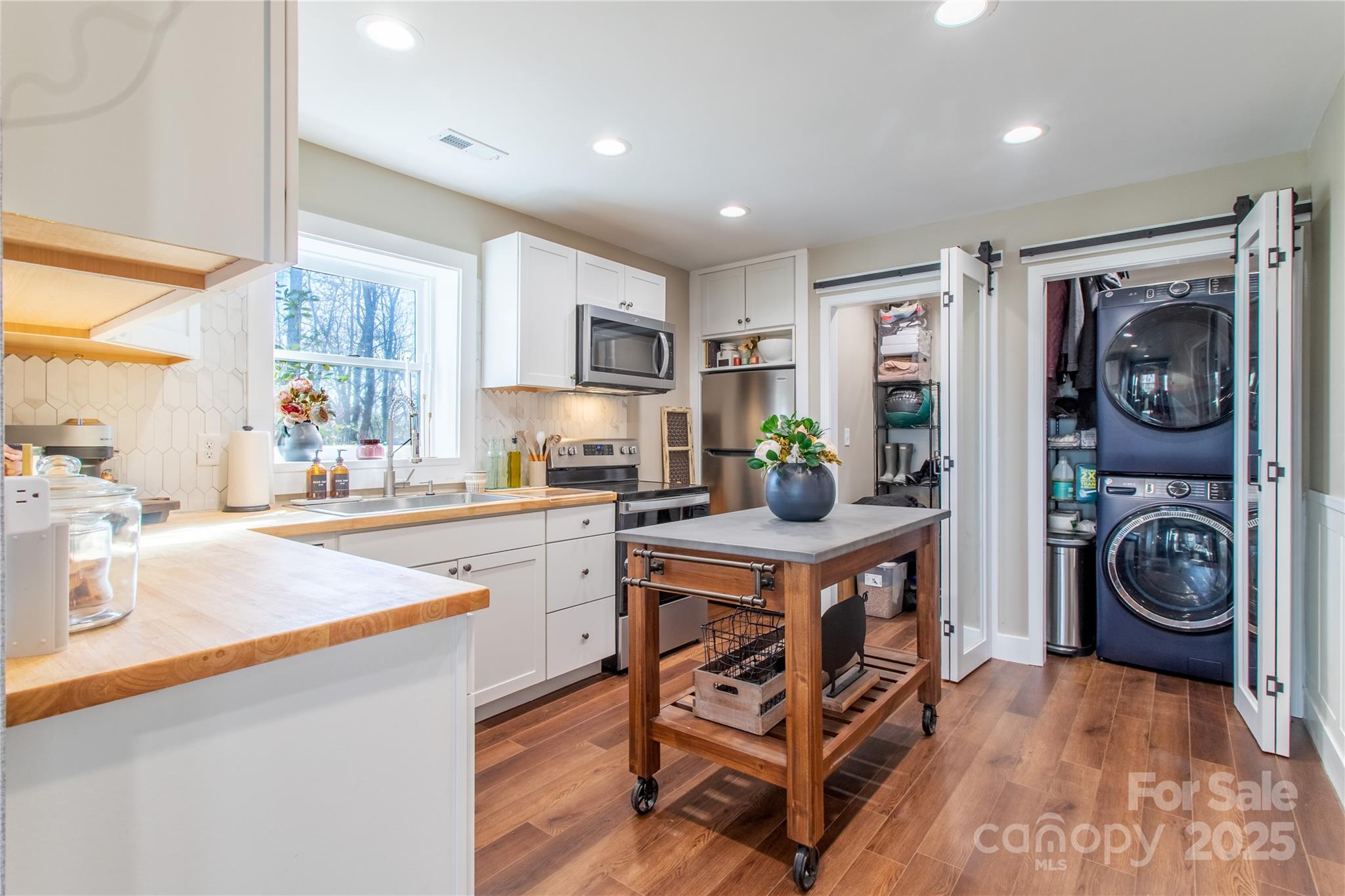 426, 428 Weaver Creek Road