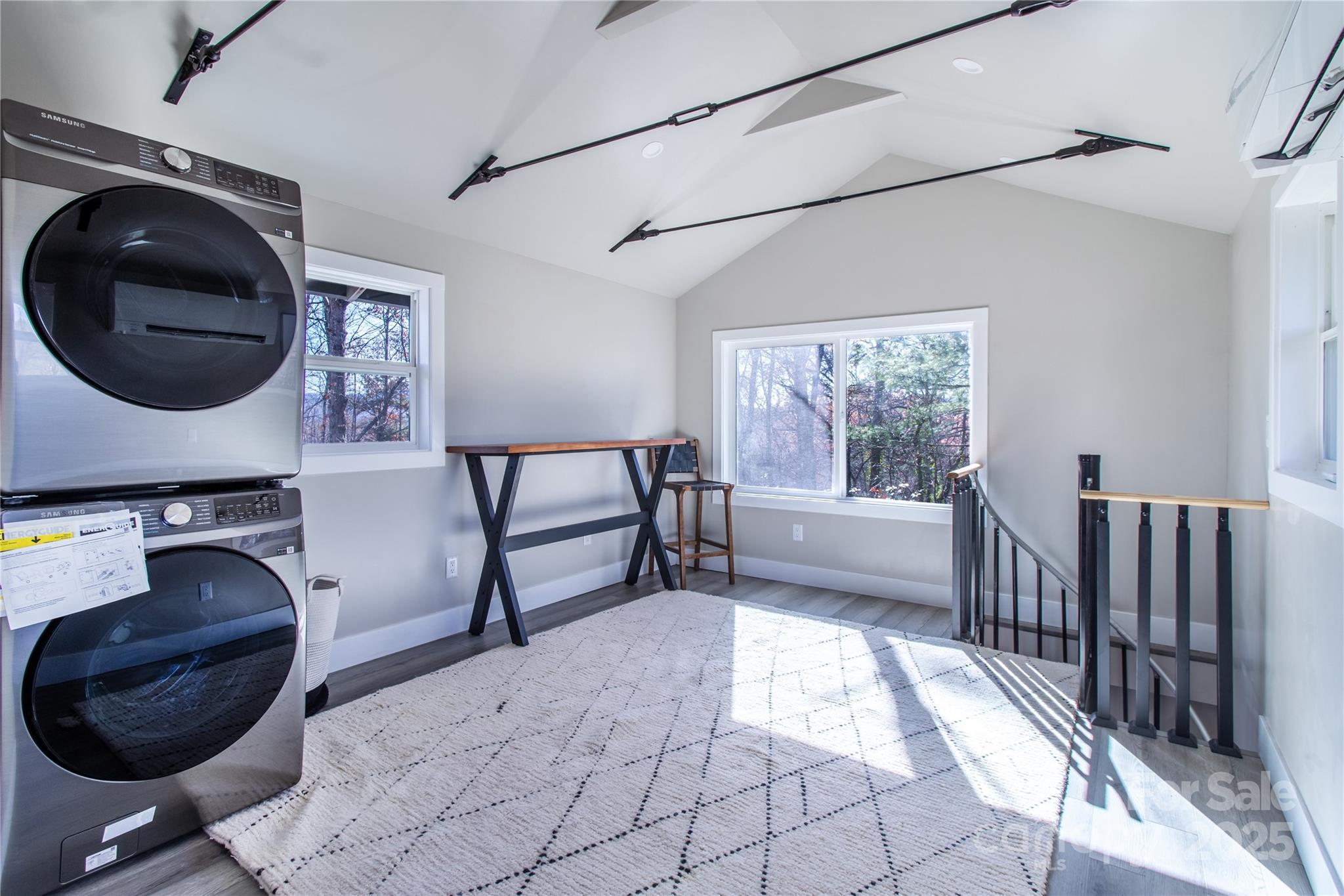 426, 428 Weaver Creek Road