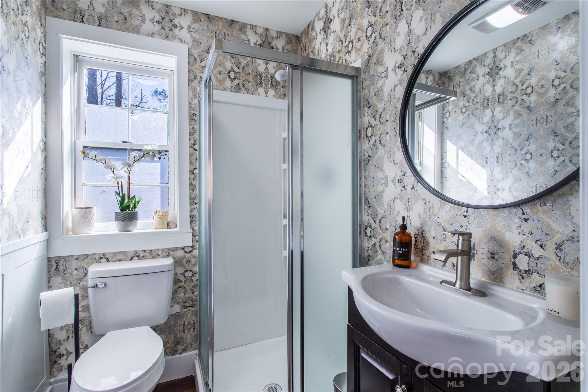 426, 428 Weaver Creek Road