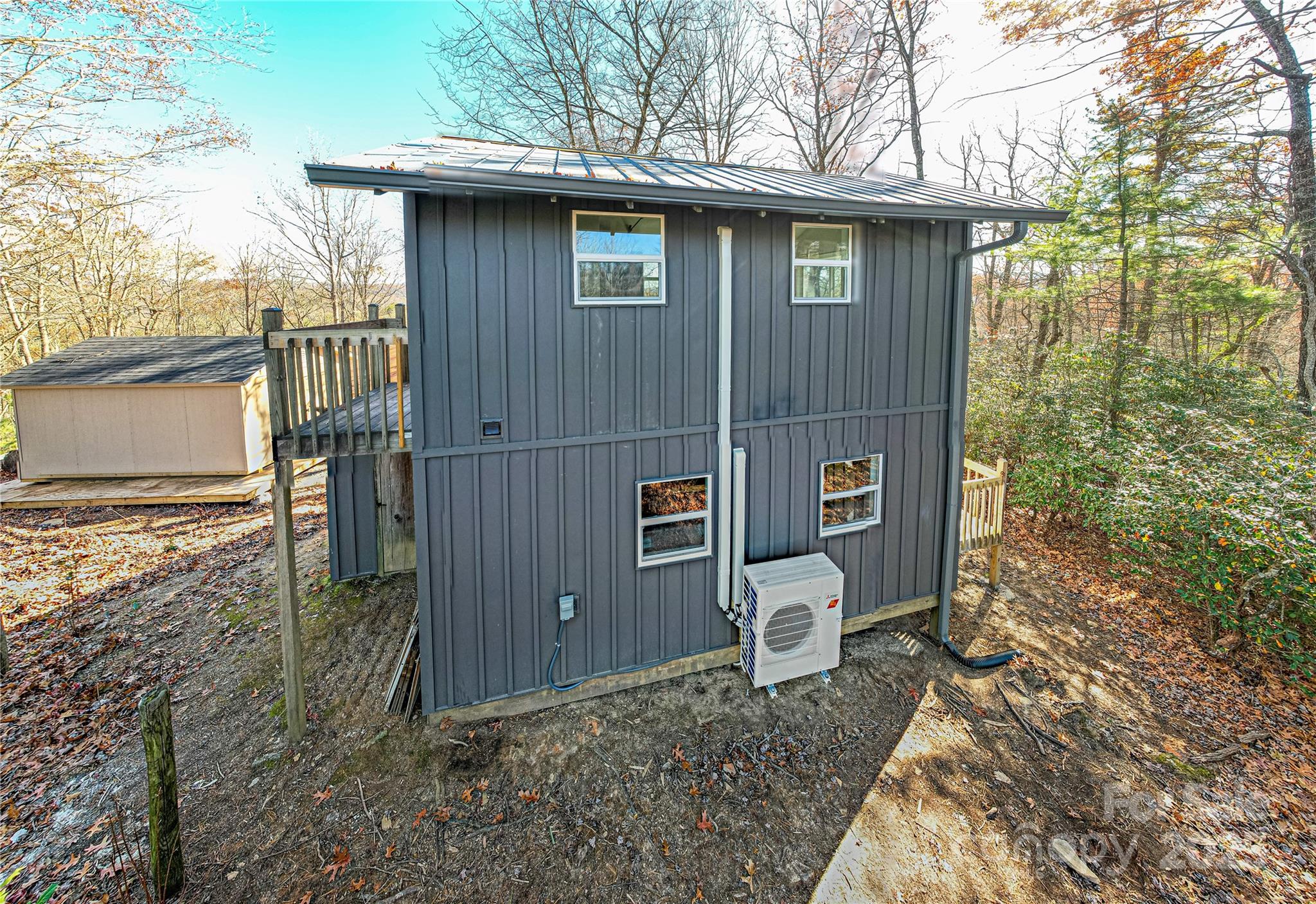 426, 428 Weaver Creek Road