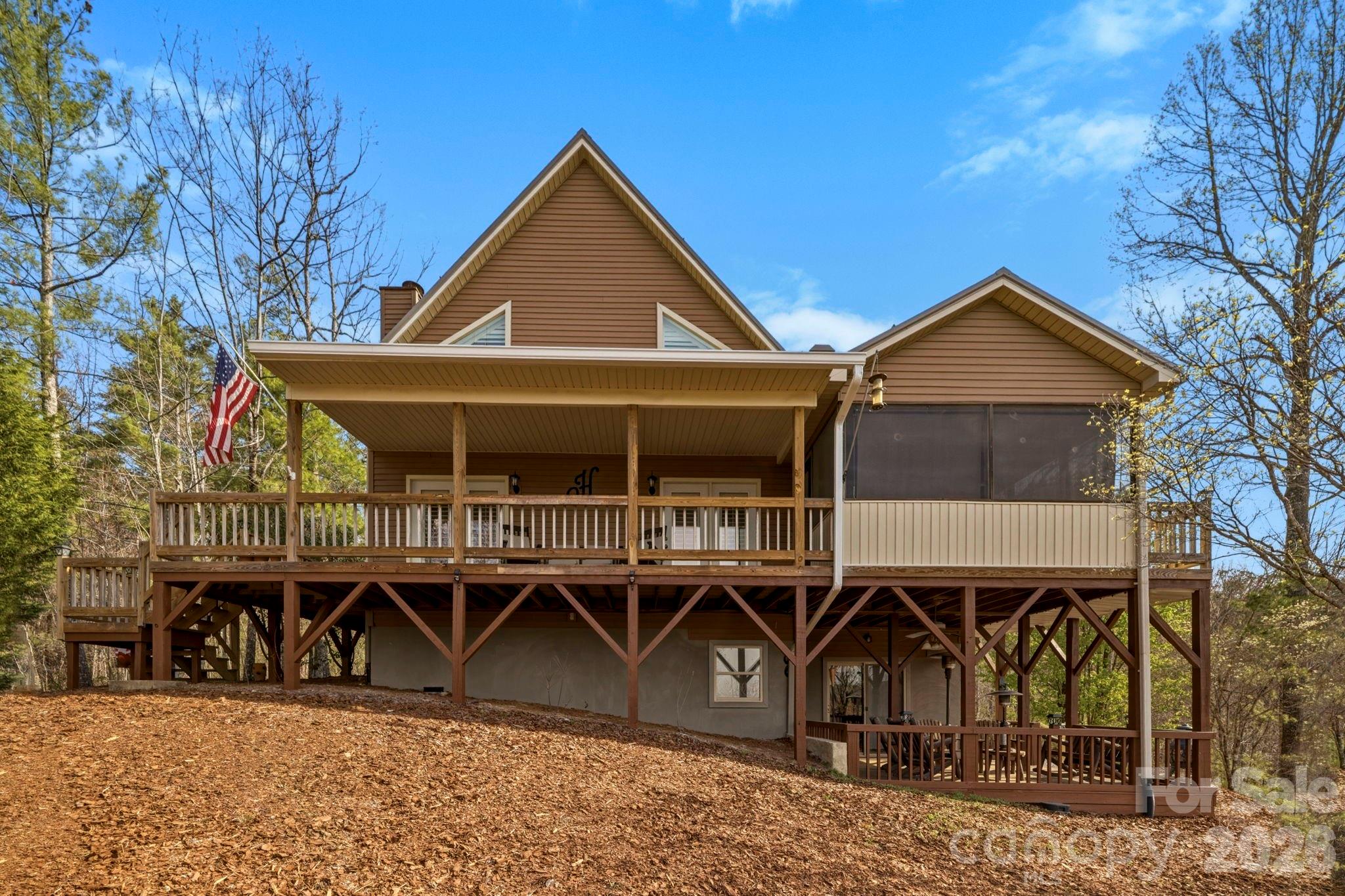 1489 Round Mountain Road