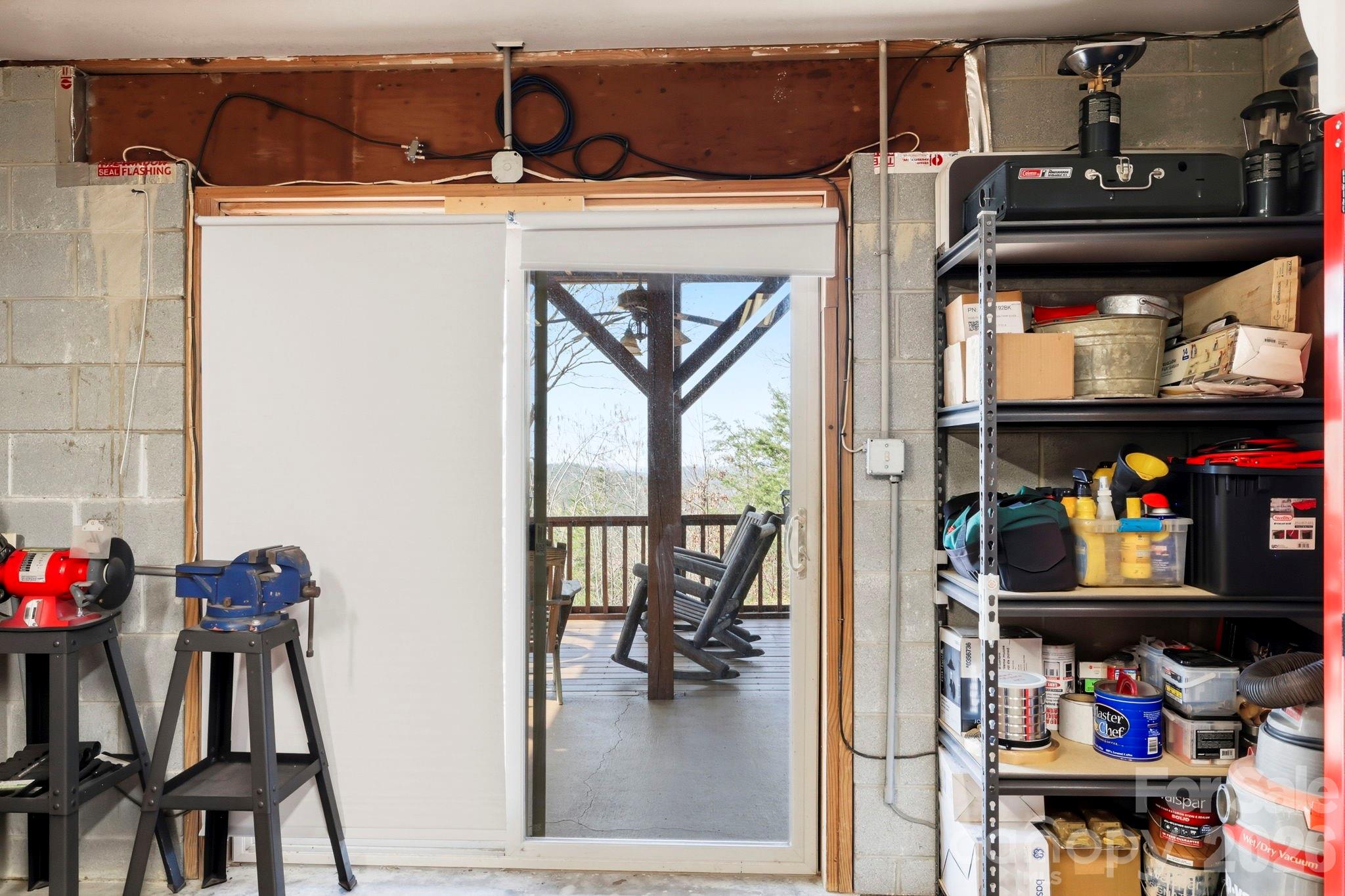 1489 Round Mountain Road