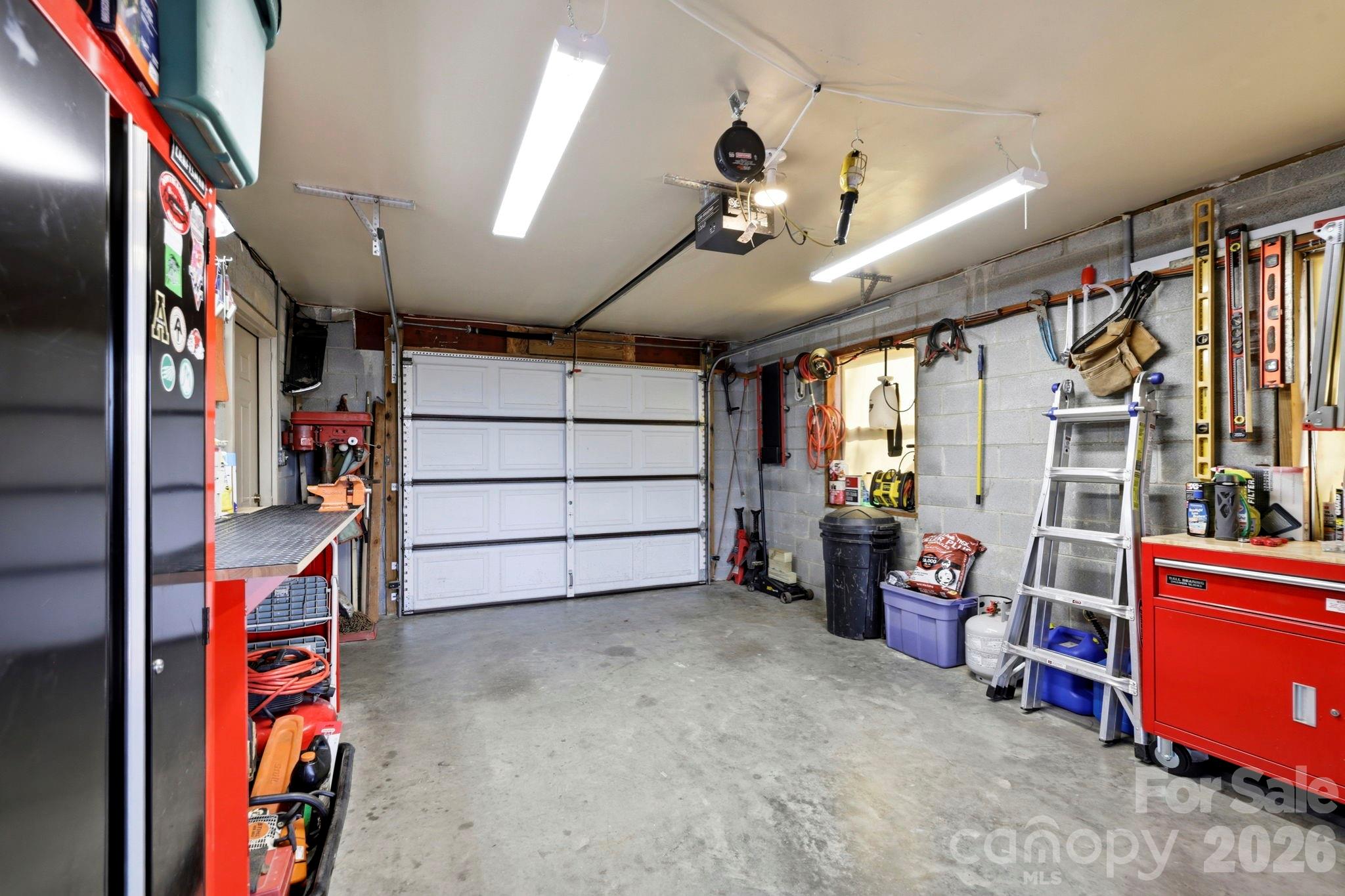 1489 Round Mountain Road