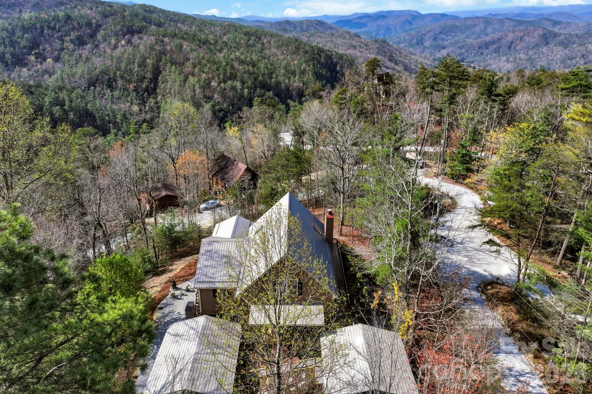 1489 Round Mountain Road