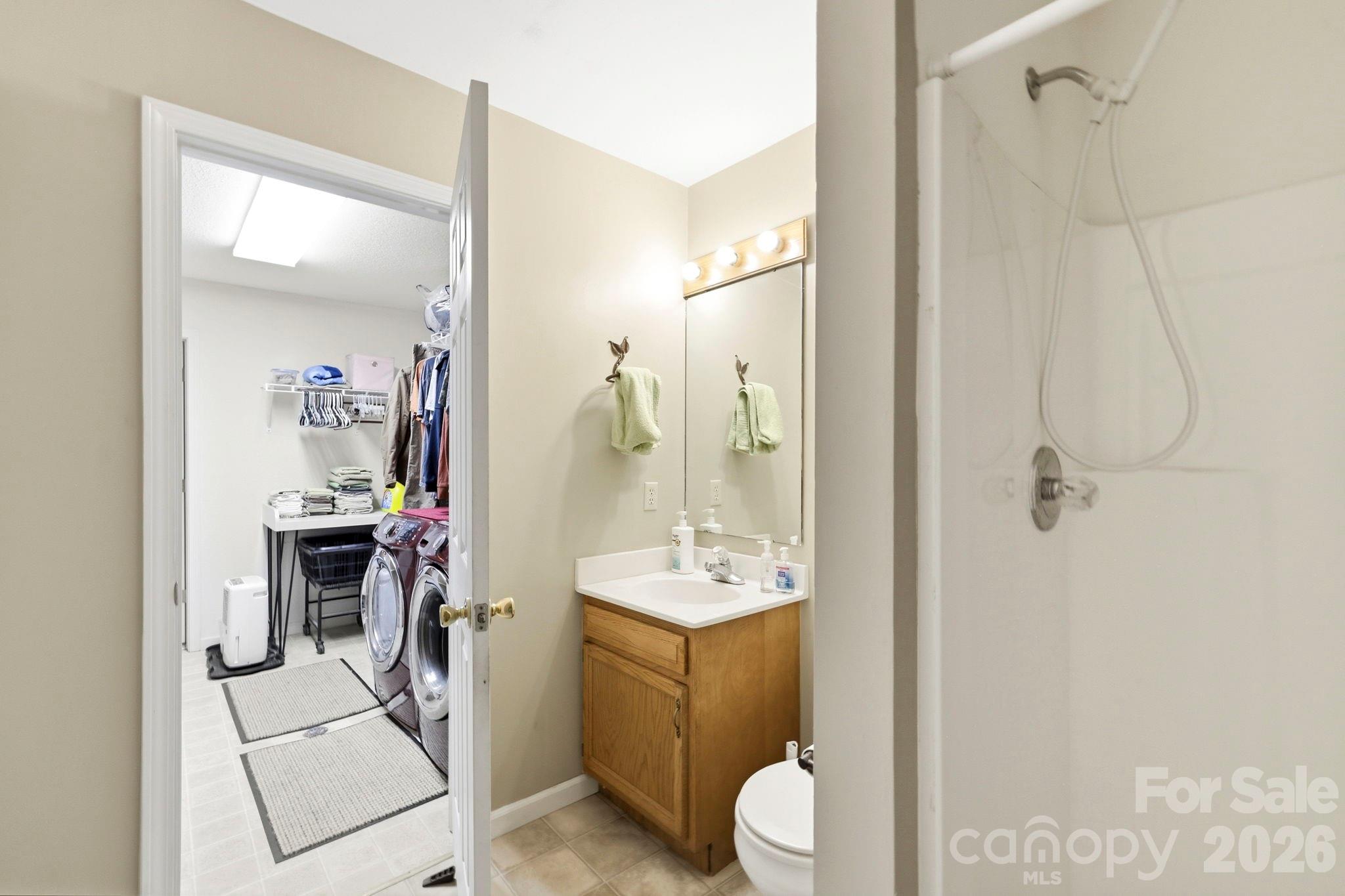 1489 Round Mountain Road