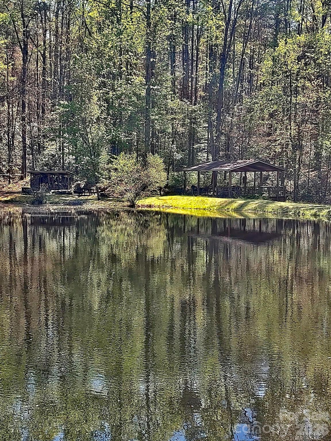 1489 Round Mountain Road