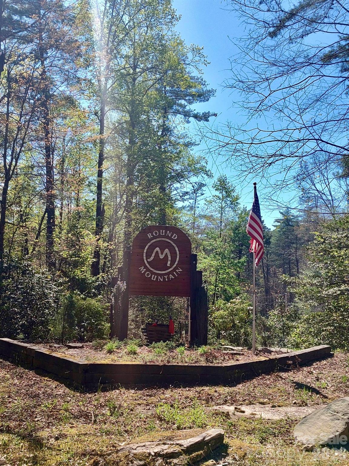 1489 Round Mountain Road