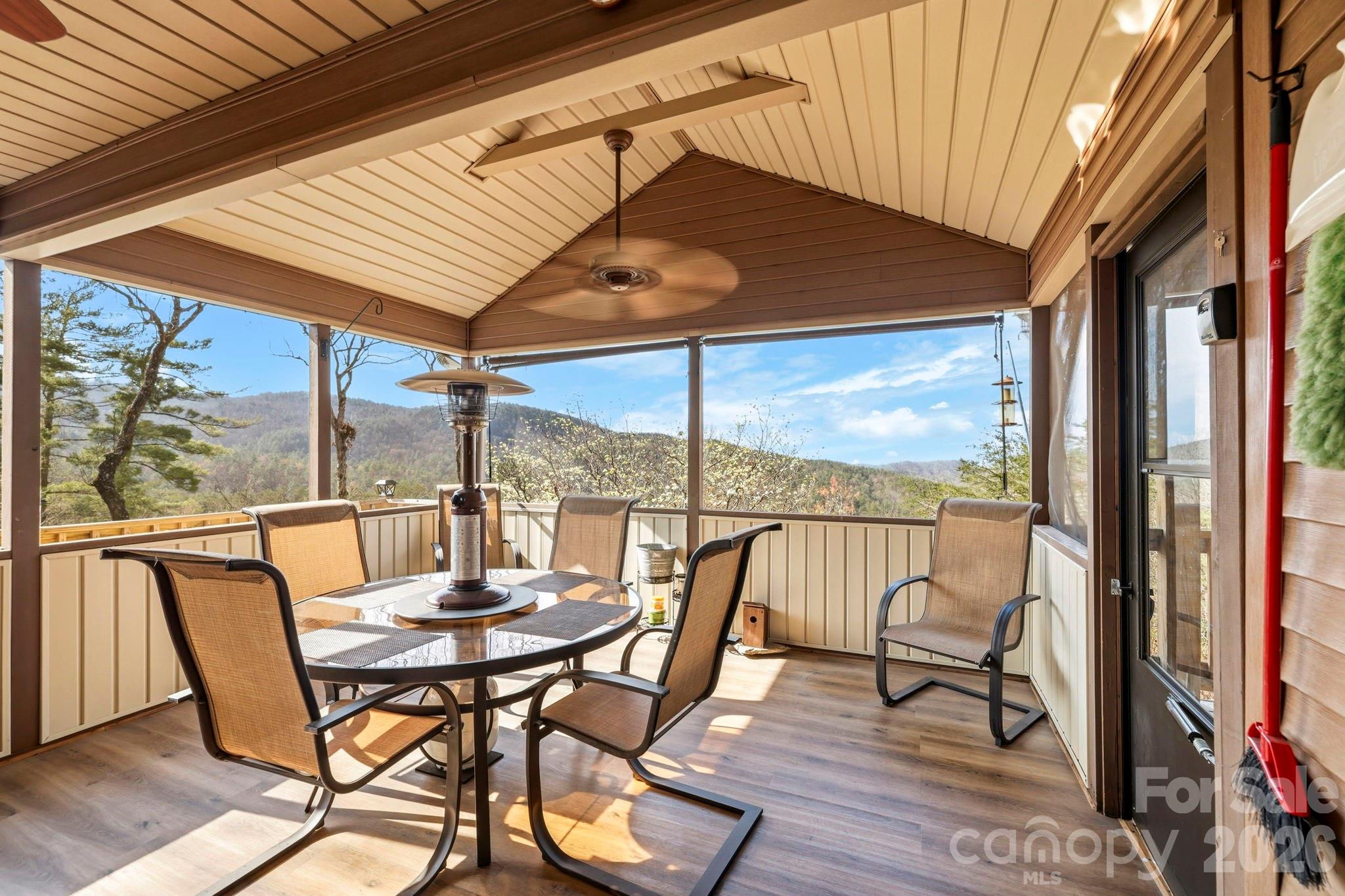 1489 Round Mountain Road