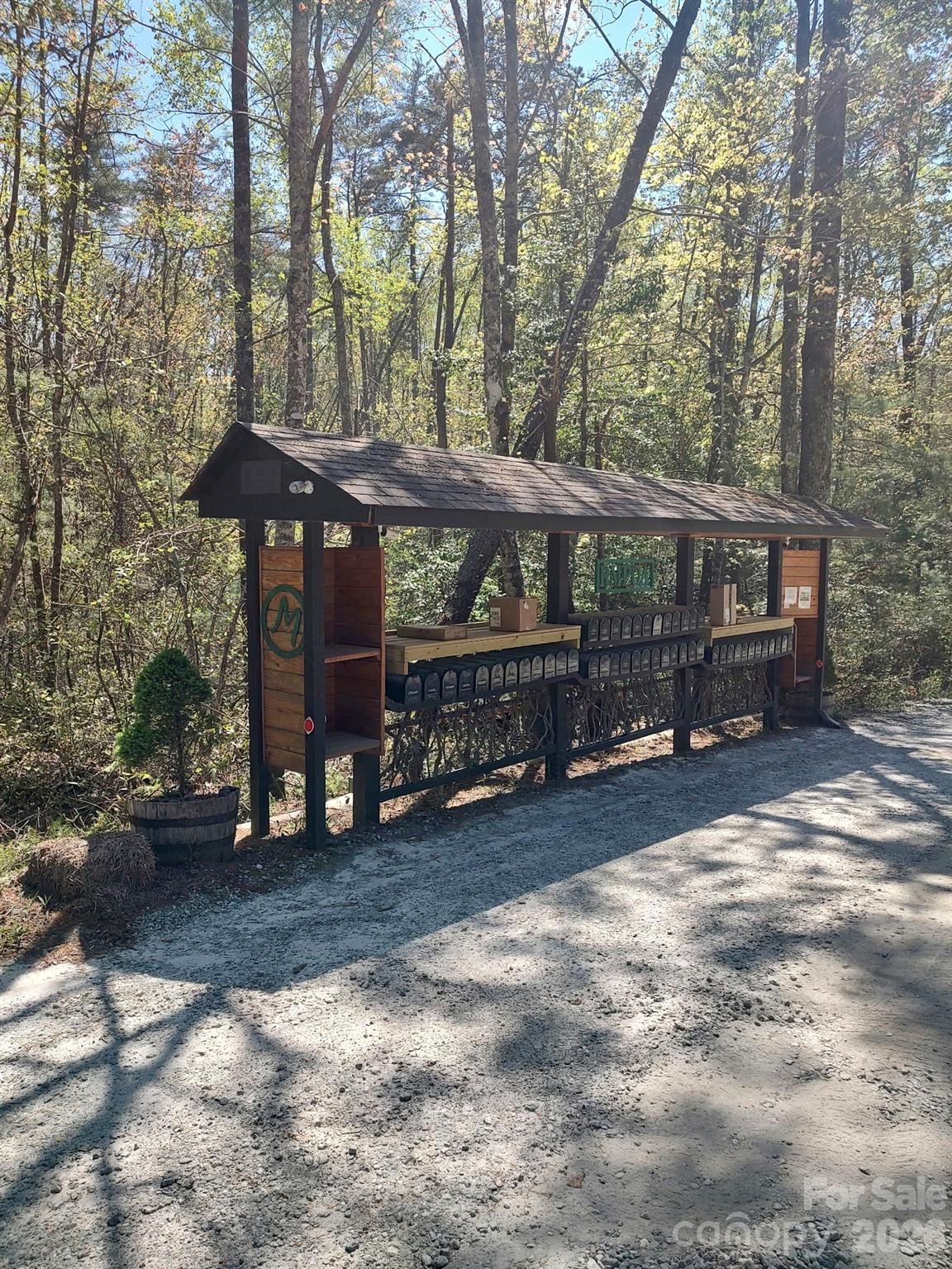 1489 Round Mountain Road