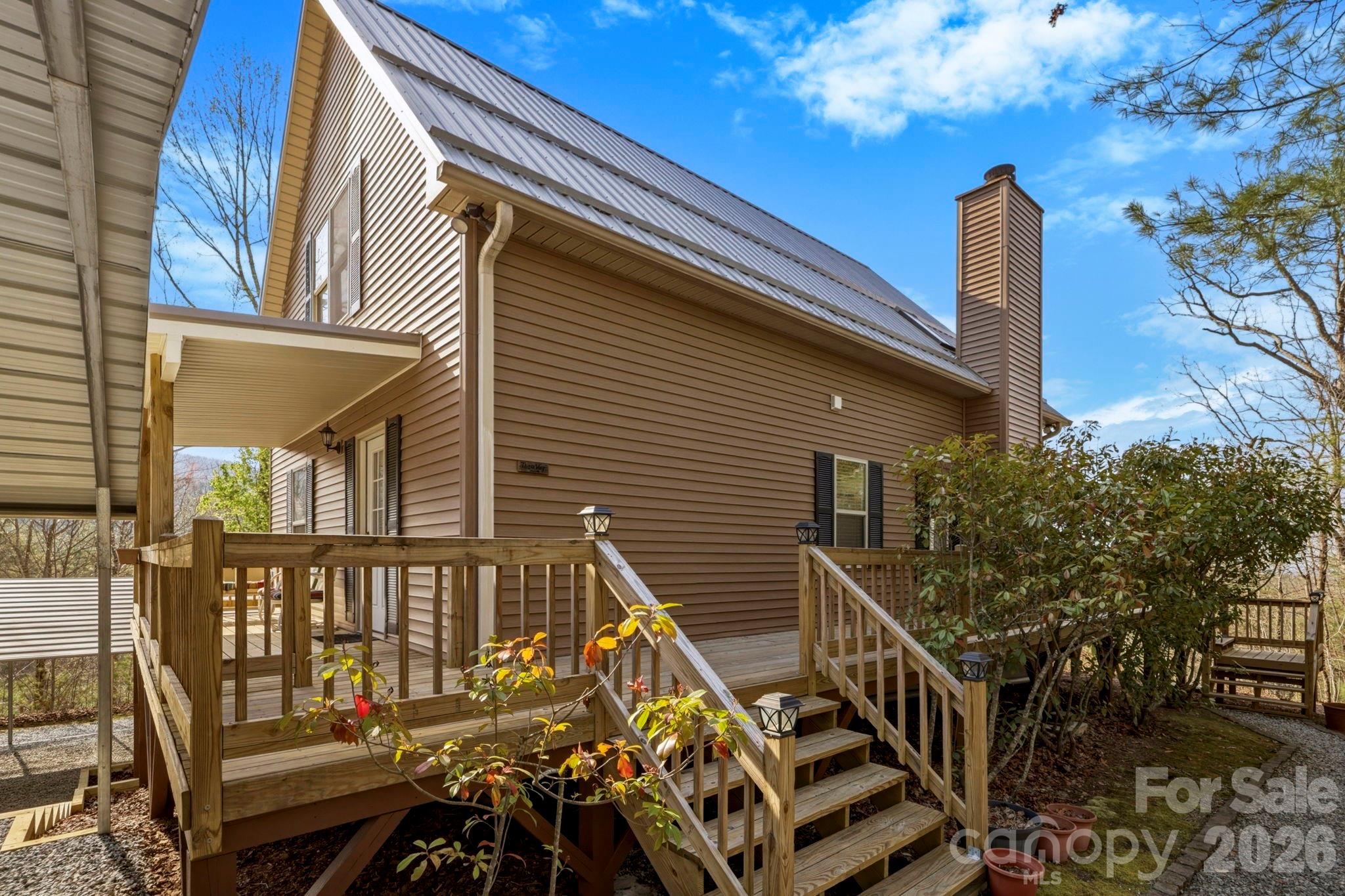 1489 Round Mountain Road