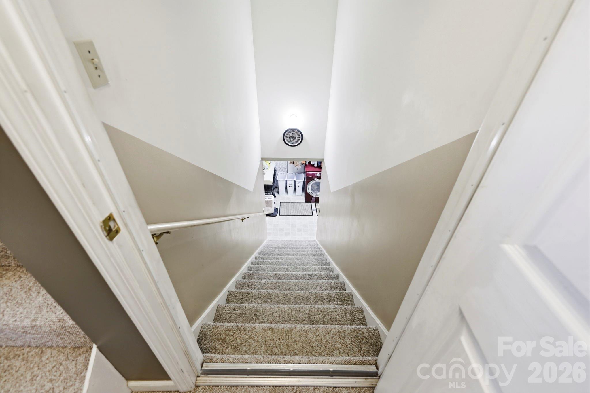 1489 Round Mountain Road