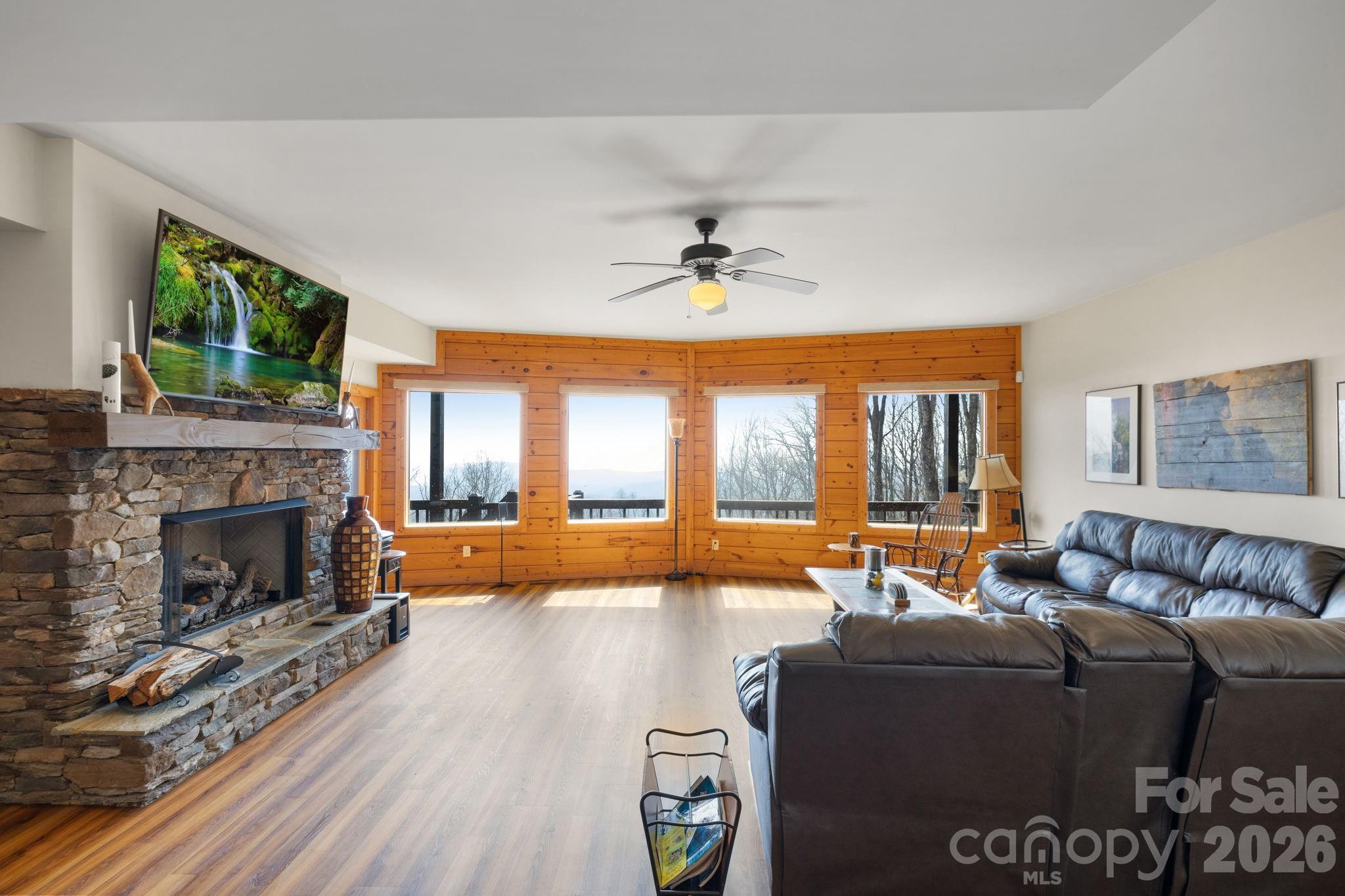277 Kestrel Court