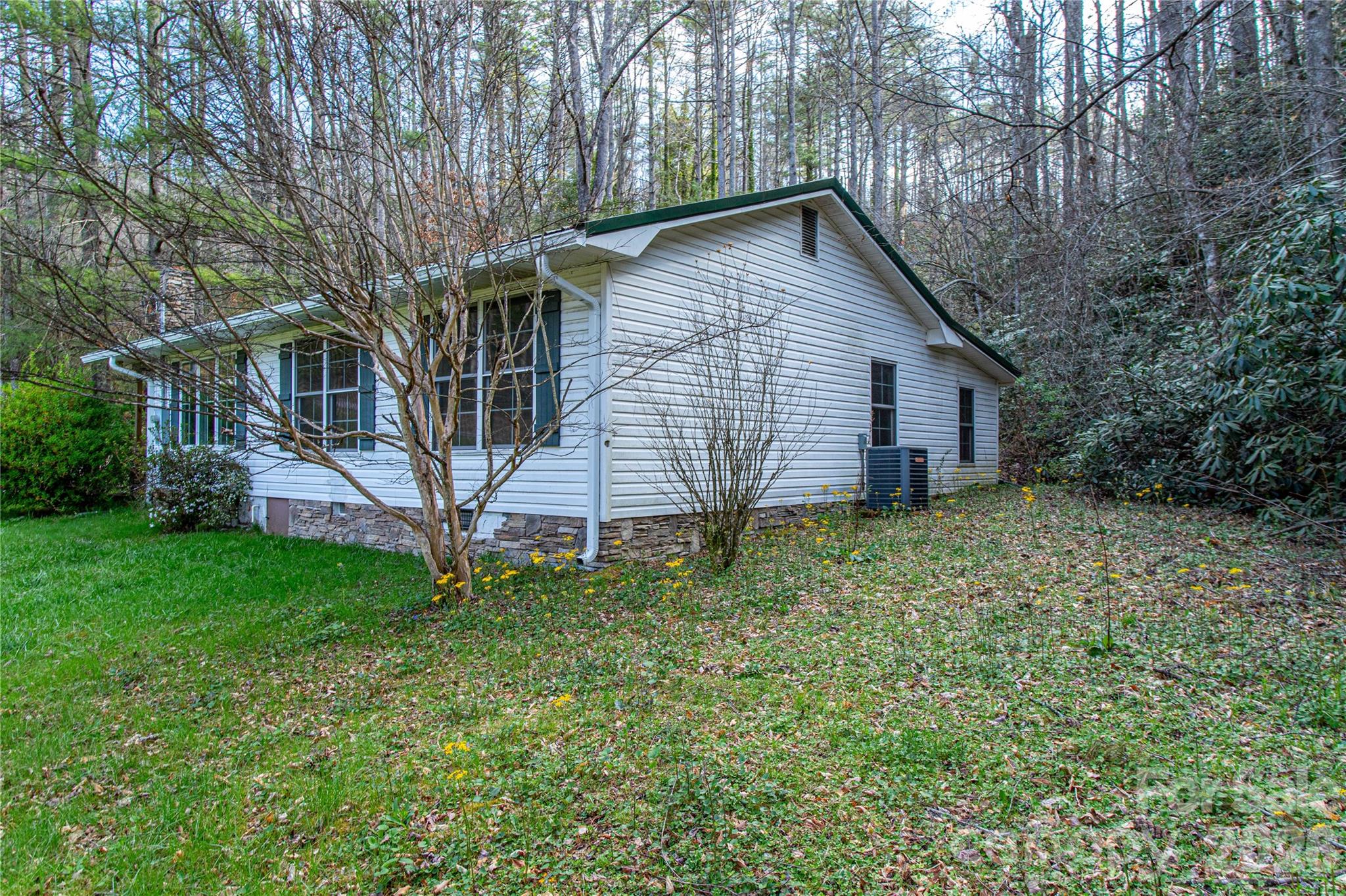 108 Poplar Gap Road