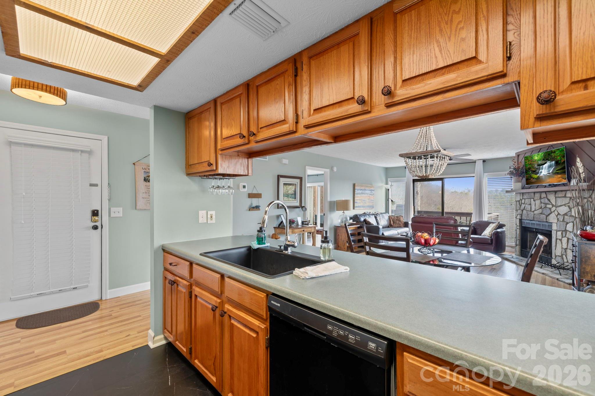 78 Upper Tanglewood Road Unit: 6