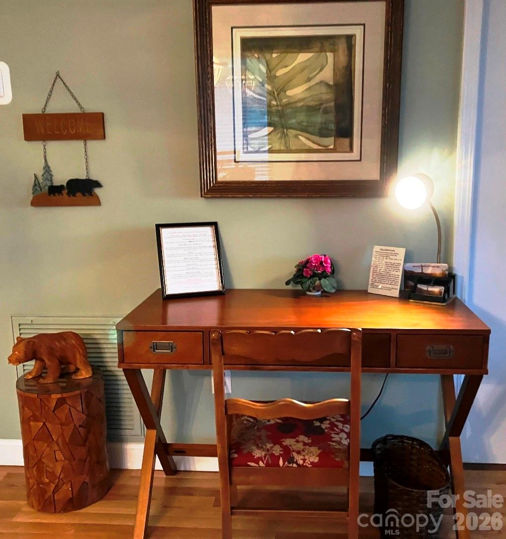 78 Upper Tanglewood Road Unit: 6