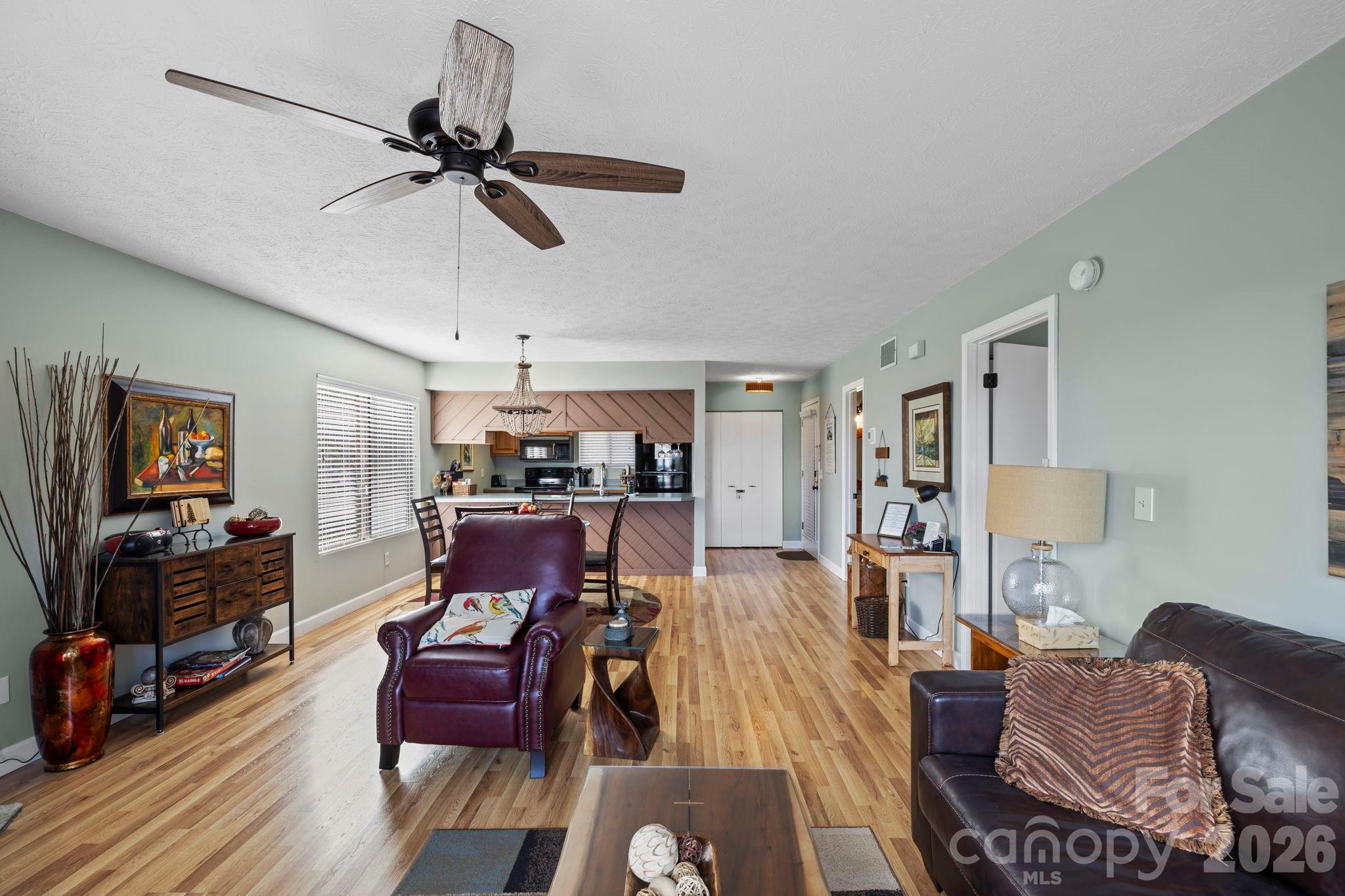 78 Upper Tanglewood Road Unit: 6