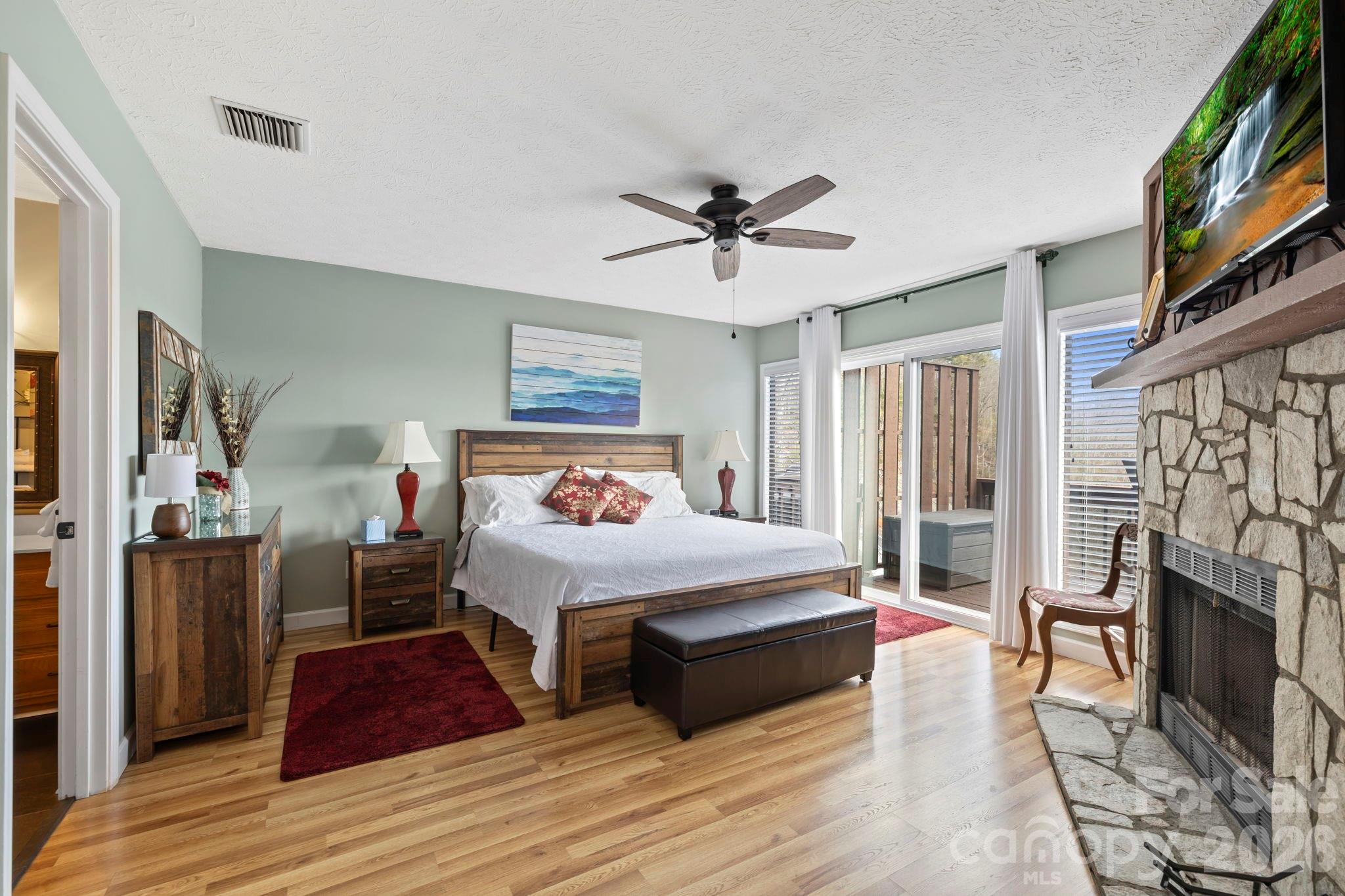 78 Upper Tanglewood Road Unit: 6