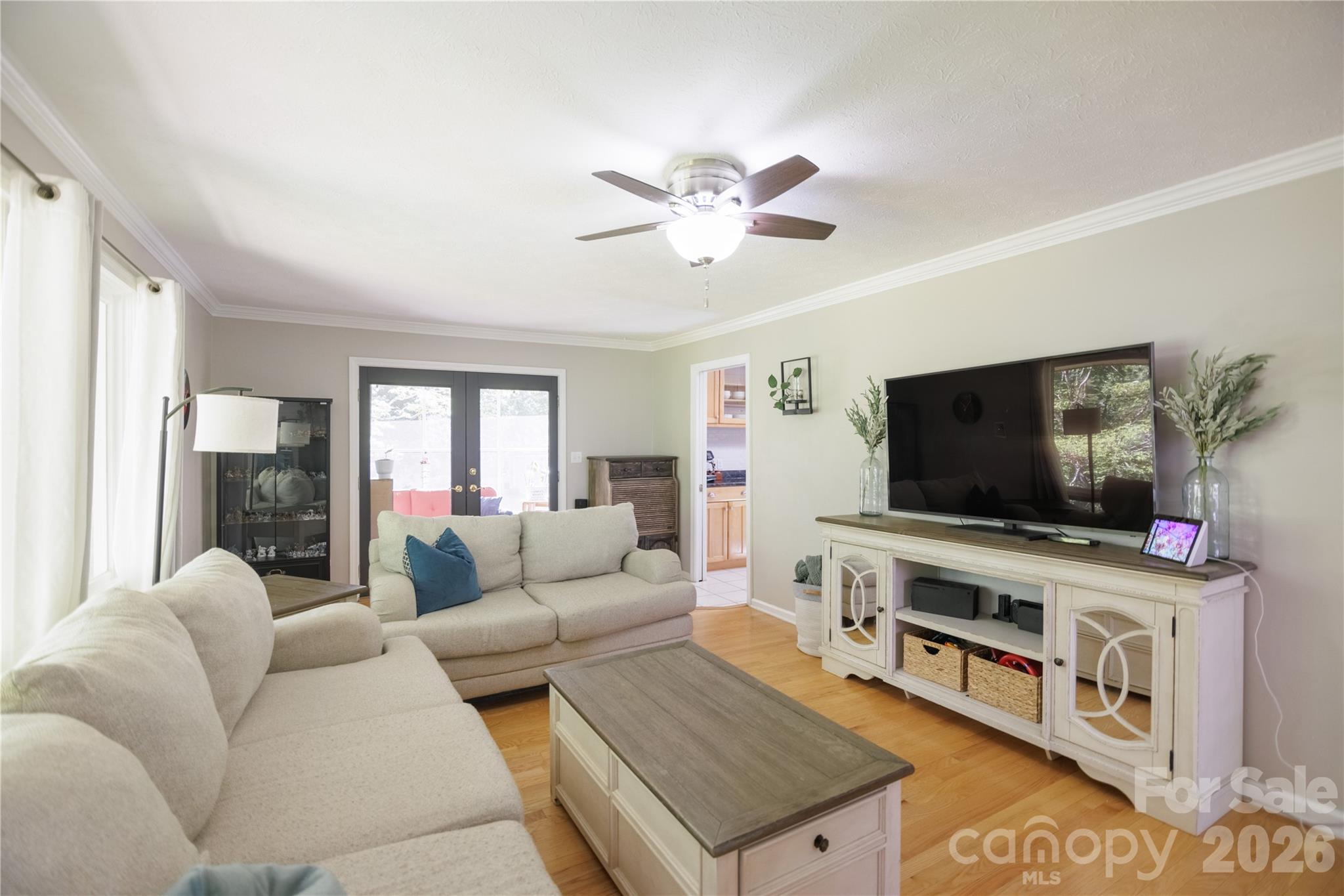 137 E Whisperwood Circle
