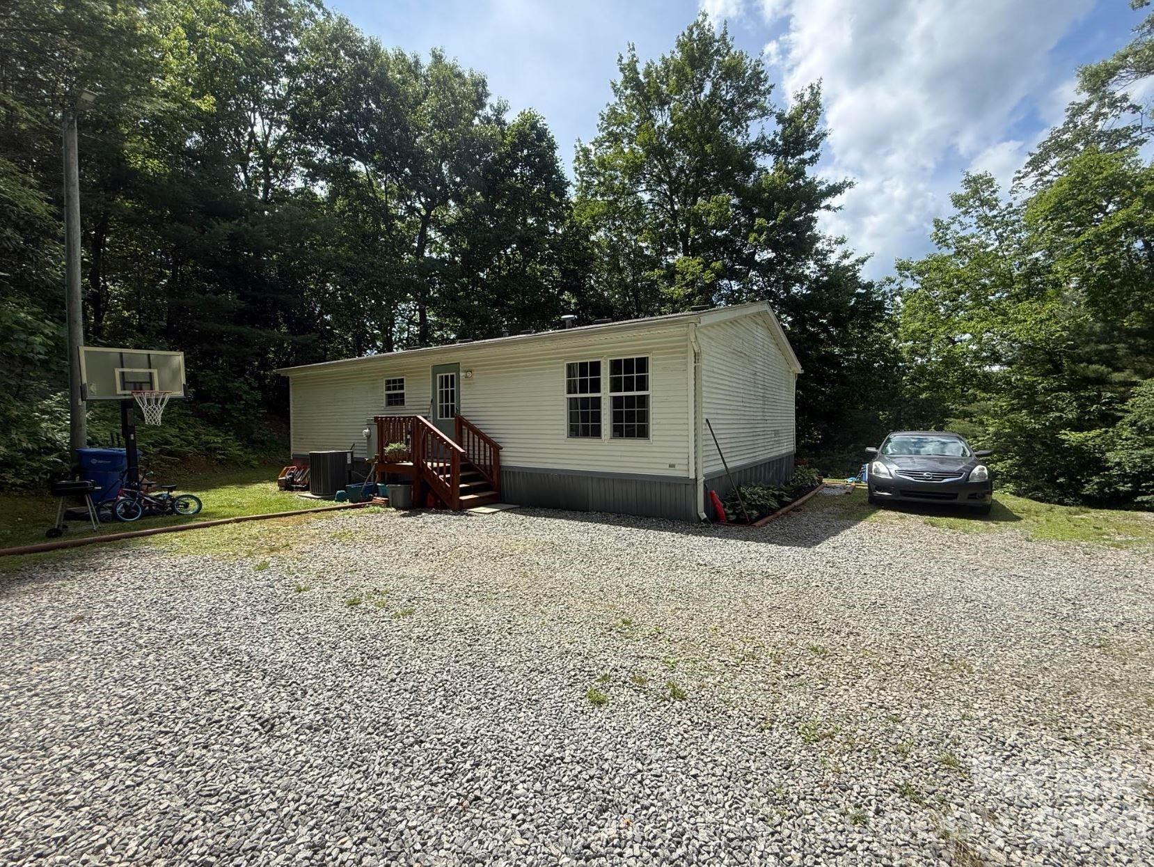 811 Turkey Pen Gap Road