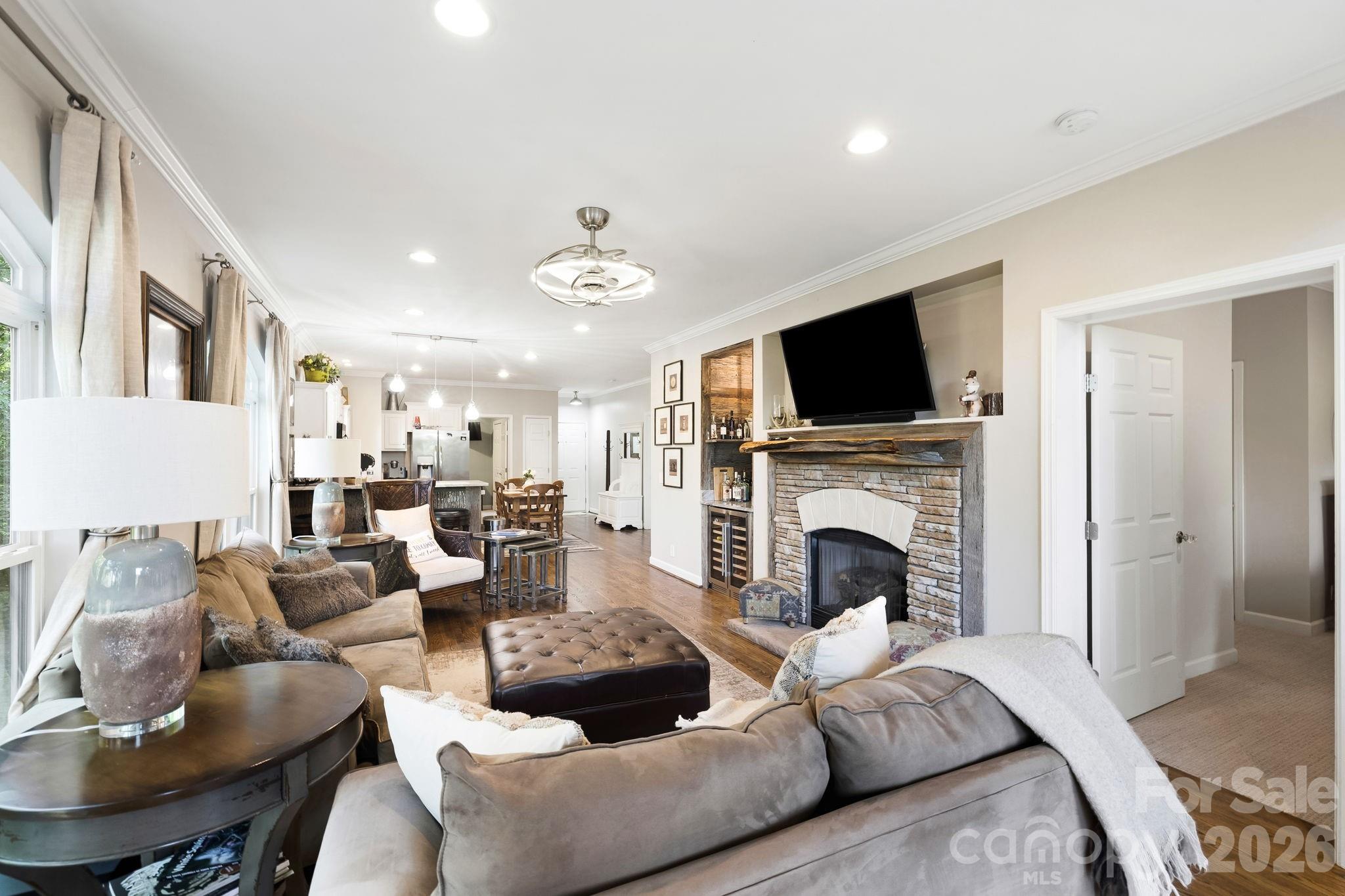 30 Lower Tanglewood Road E Unit: 2