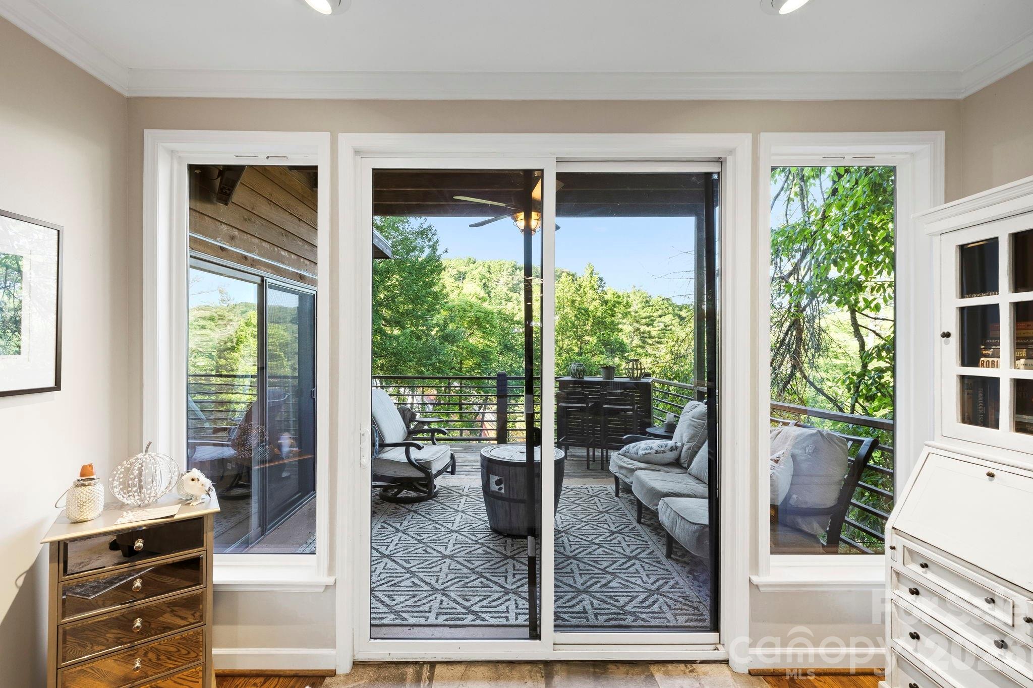 30 Lower Tanglewood Road E Unit: 2