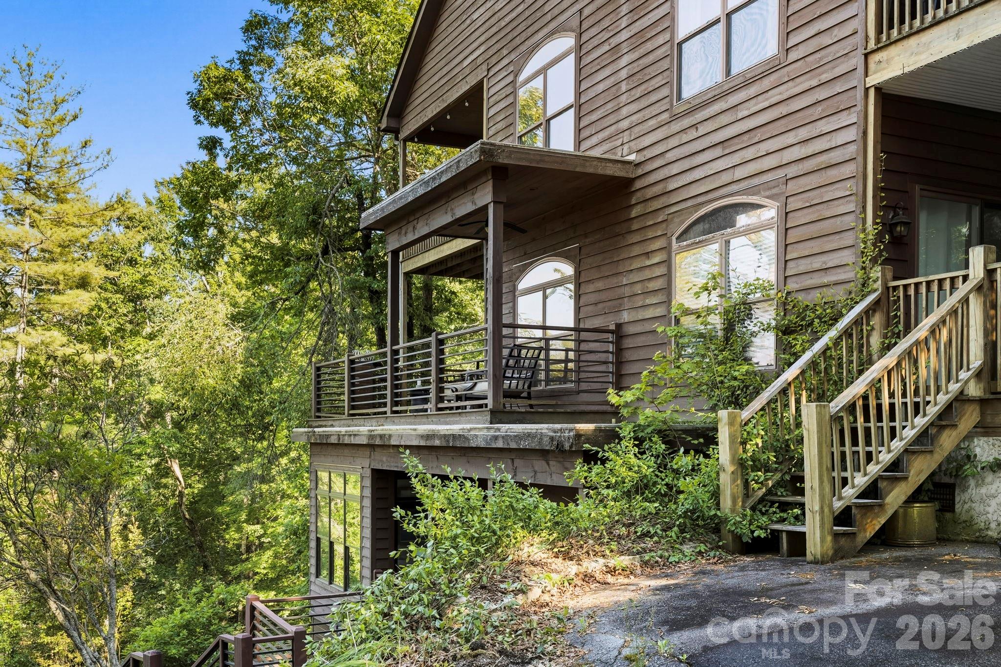 30 Lower Tanglewood Road E Unit: 2