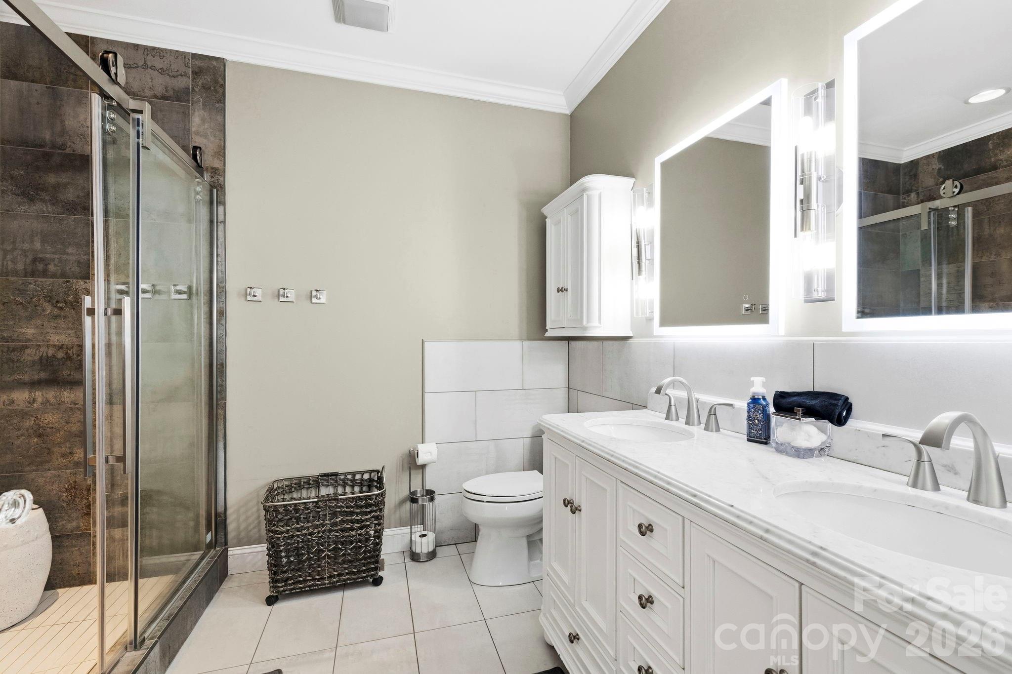 30 Lower Tanglewood Road E Unit: 2