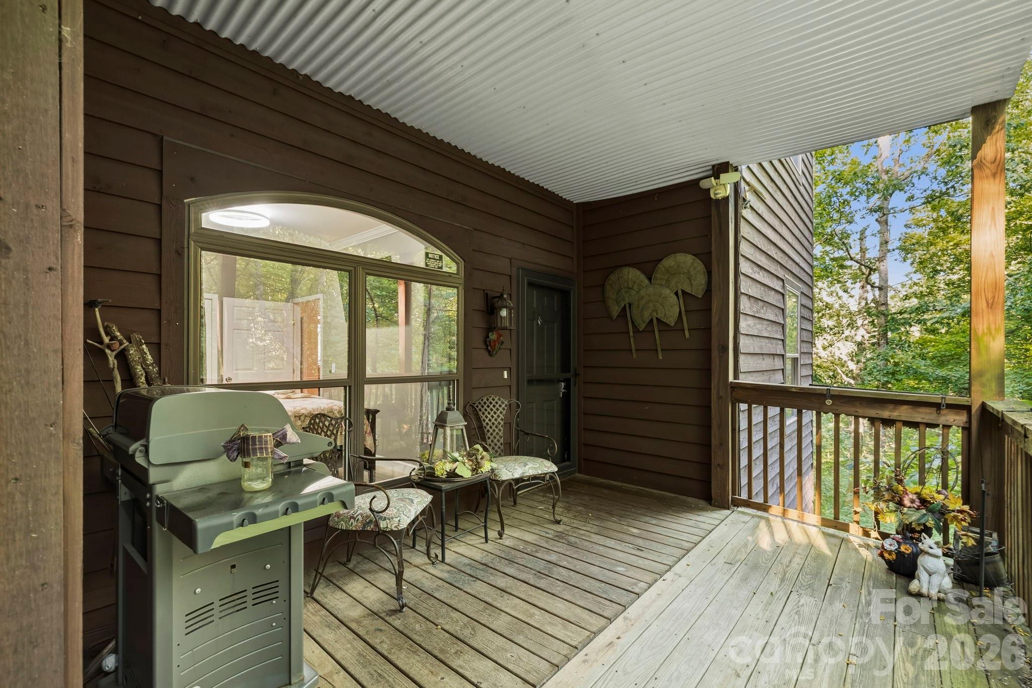 30 Lower Tanglewood Road E Unit: 2