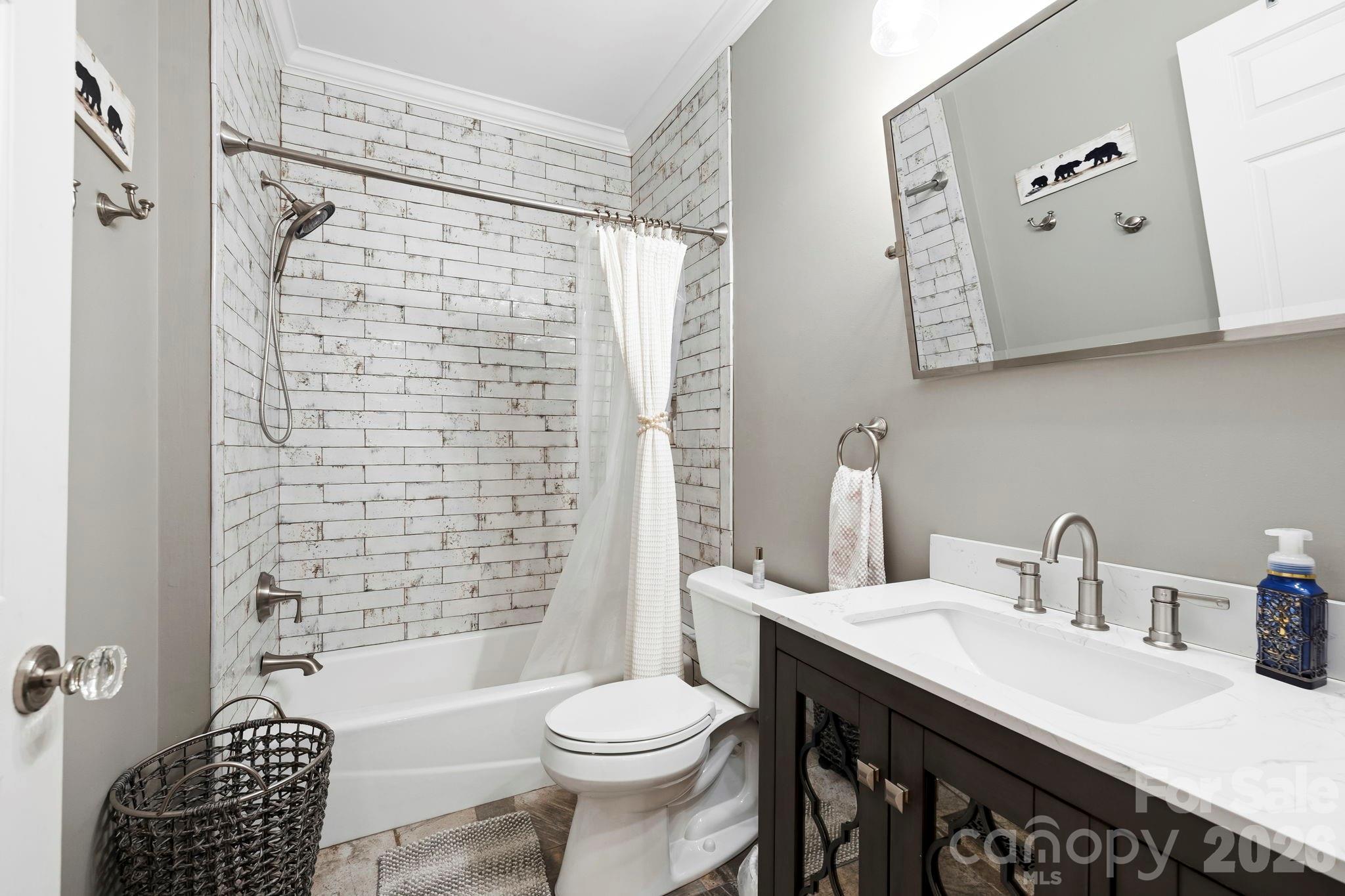 30 Lower Tanglewood Road E Unit: 2