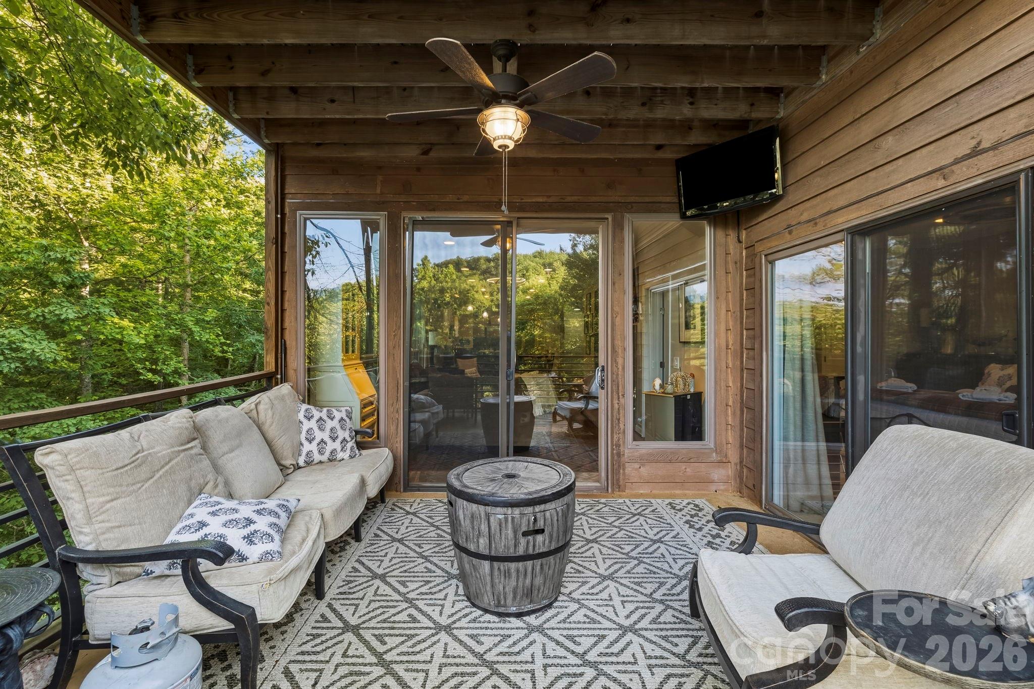 30 Lower Tanglewood Road E Unit: 2