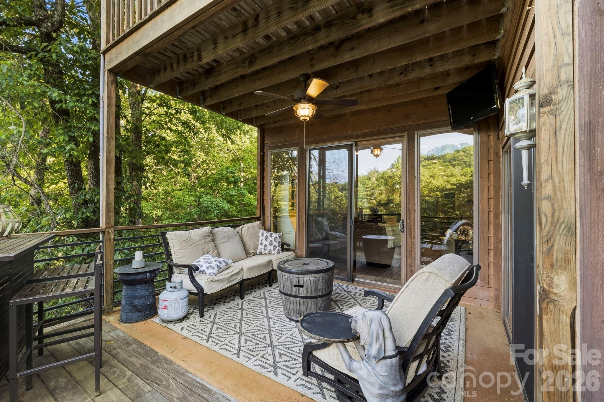 30 Lower Tanglewood Road E Unit: 2