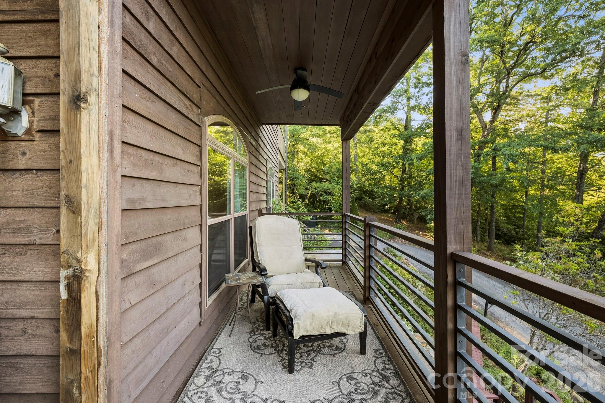 30 Lower Tanglewood Road E Unit: 2