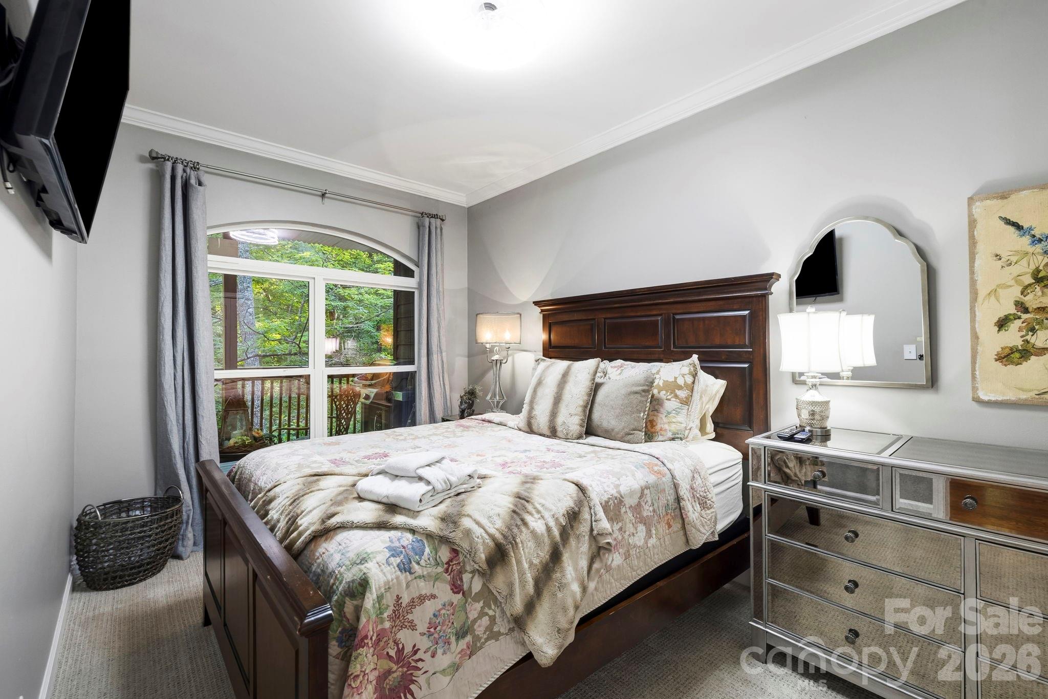 30 Lower Tanglewood Road E Unit: 2