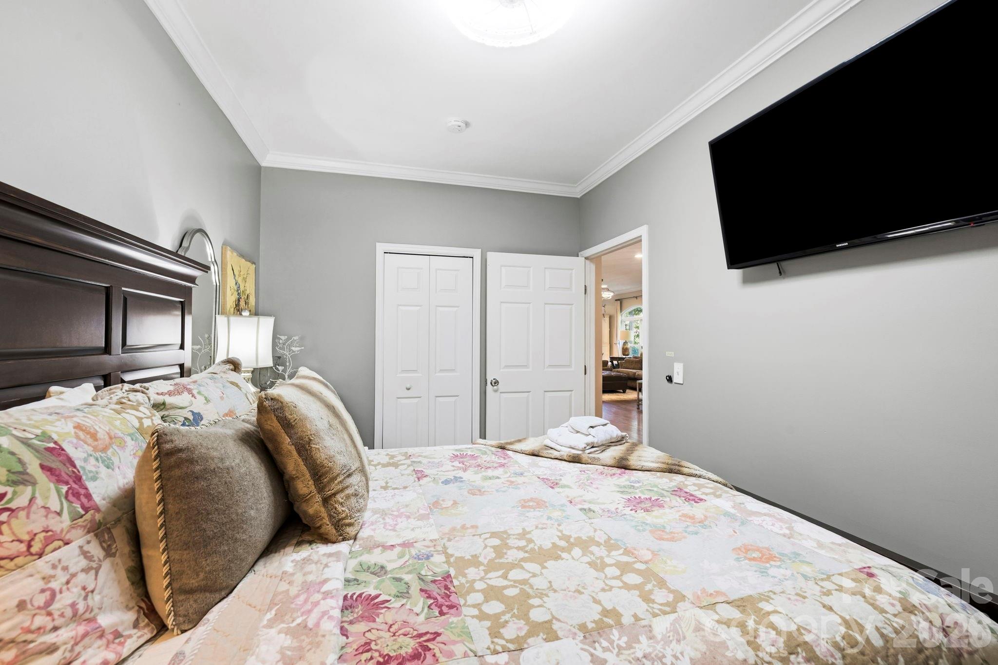 30 Lower Tanglewood Road E Unit: 2