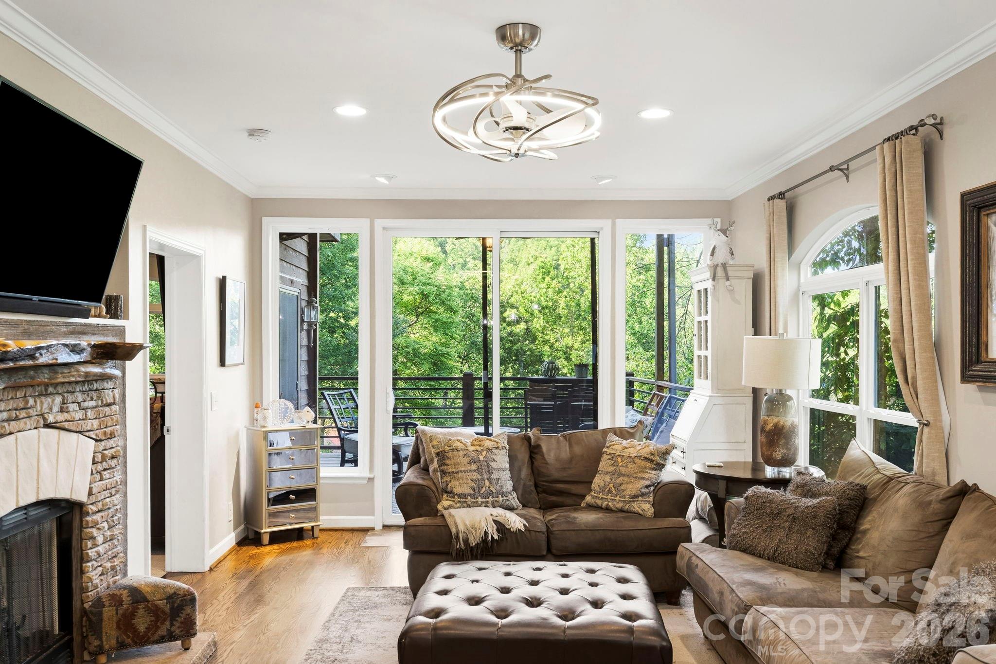 30 Lower Tanglewood Road E Unit: 2