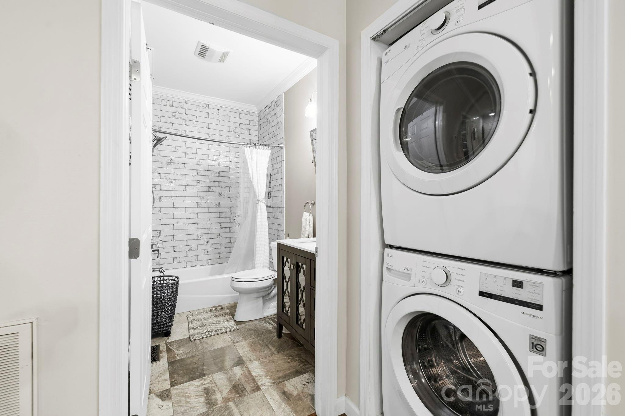 30 Lower Tanglewood Road E Unit: 2