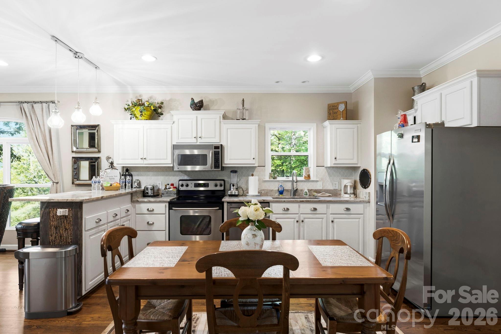 30 Lower Tanglewood Road E Unit: 2