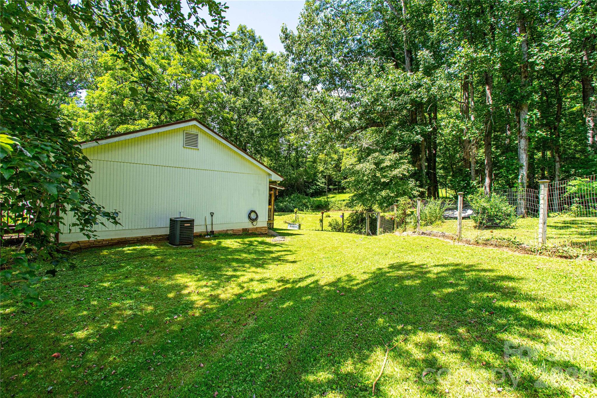 570 Flat Creek Valley Road