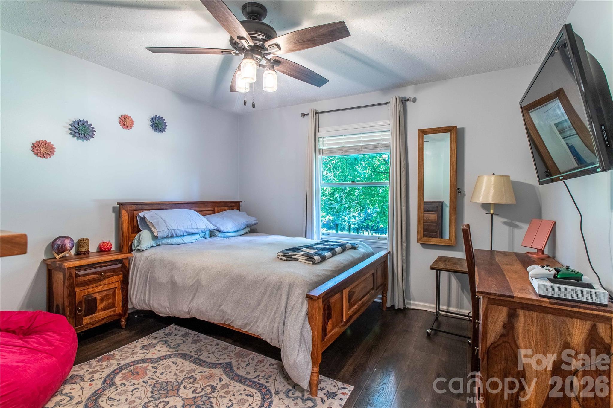 570 Flat Creek Valley Road