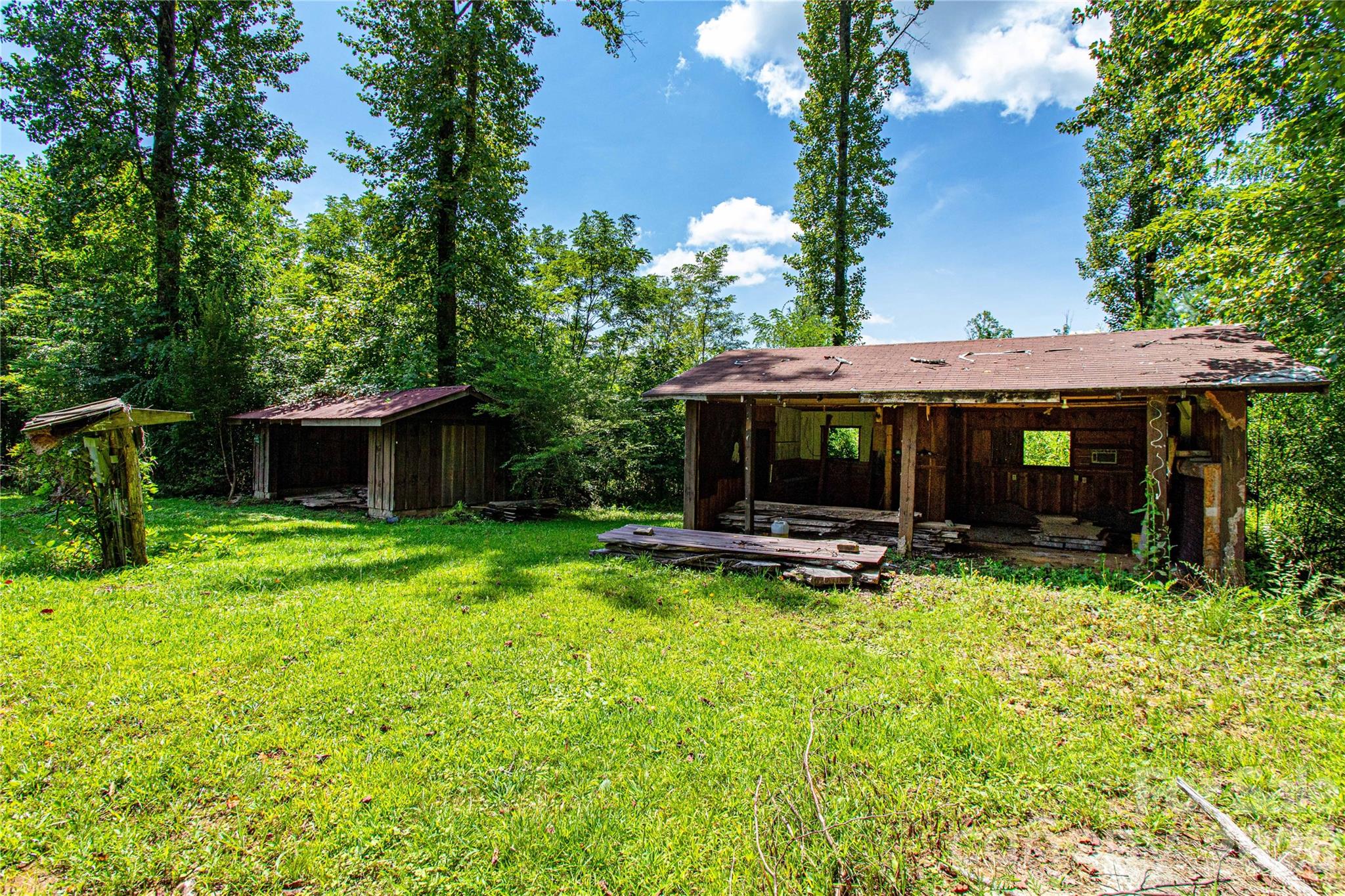 570 Flat Creek Valley Road