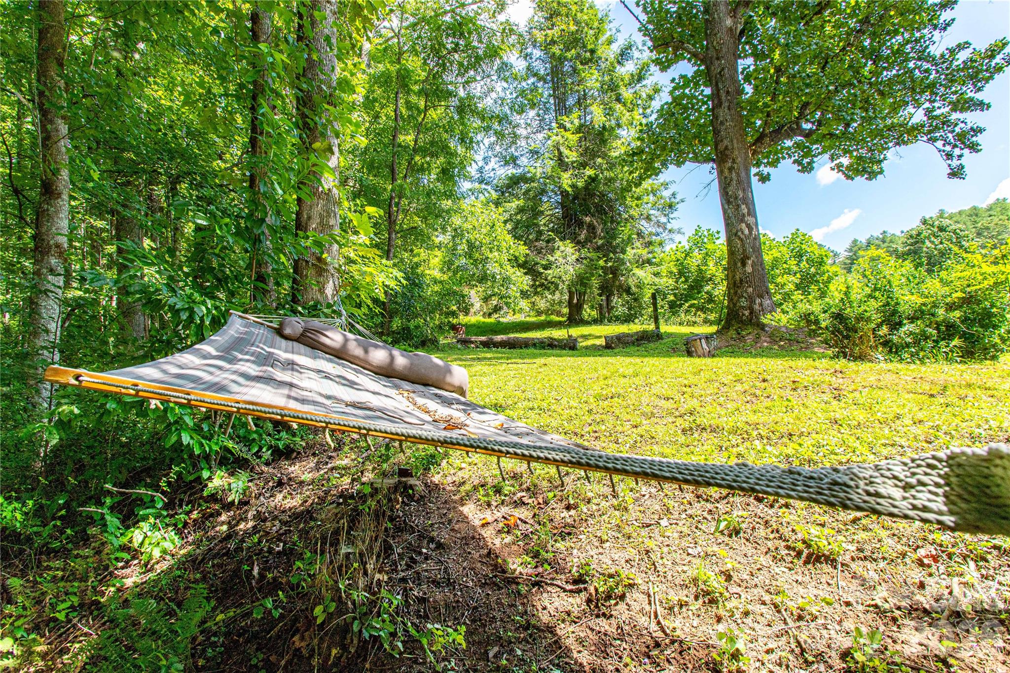 570 Flat Creek Valley Road