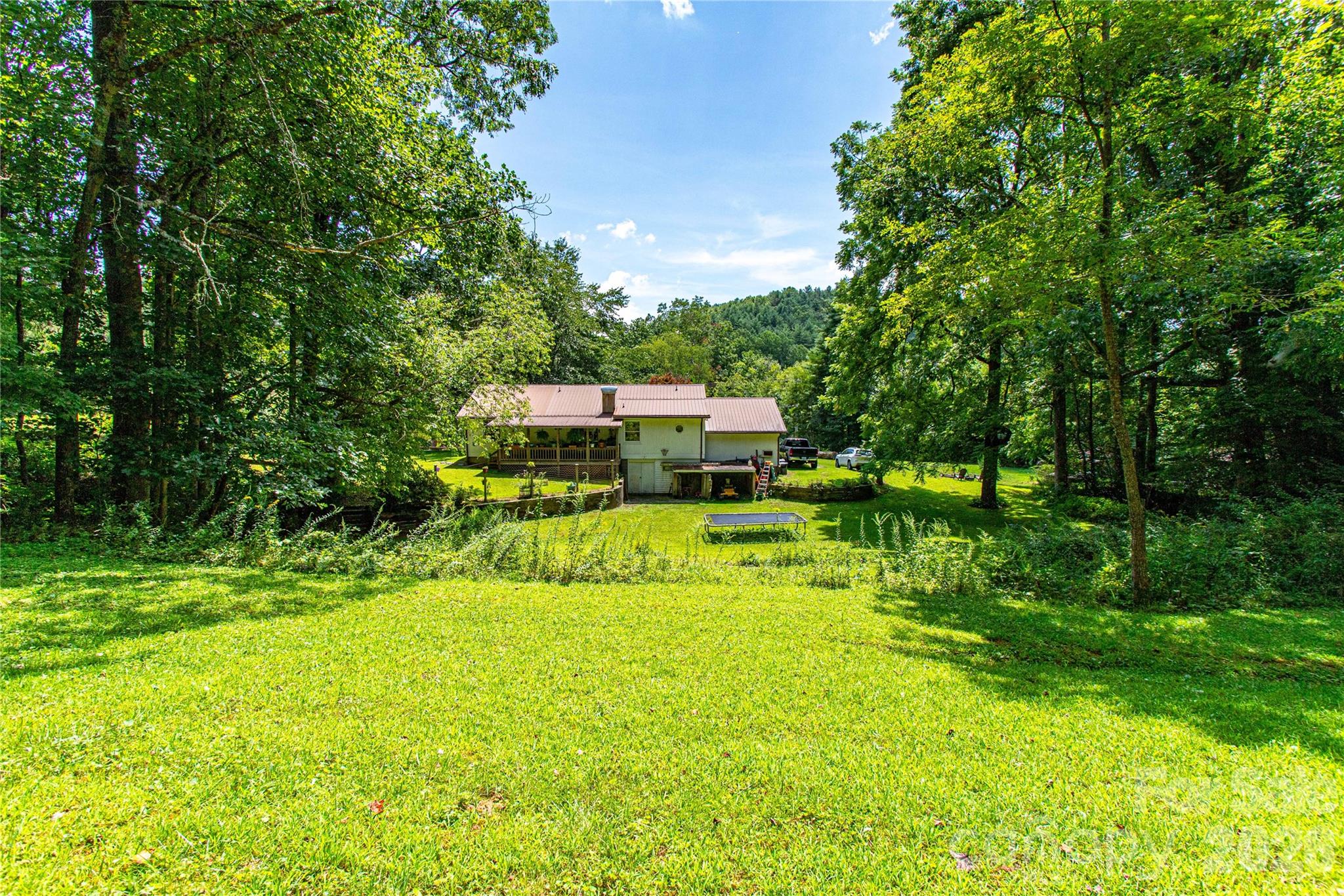 570 Flat Creek Valley Road