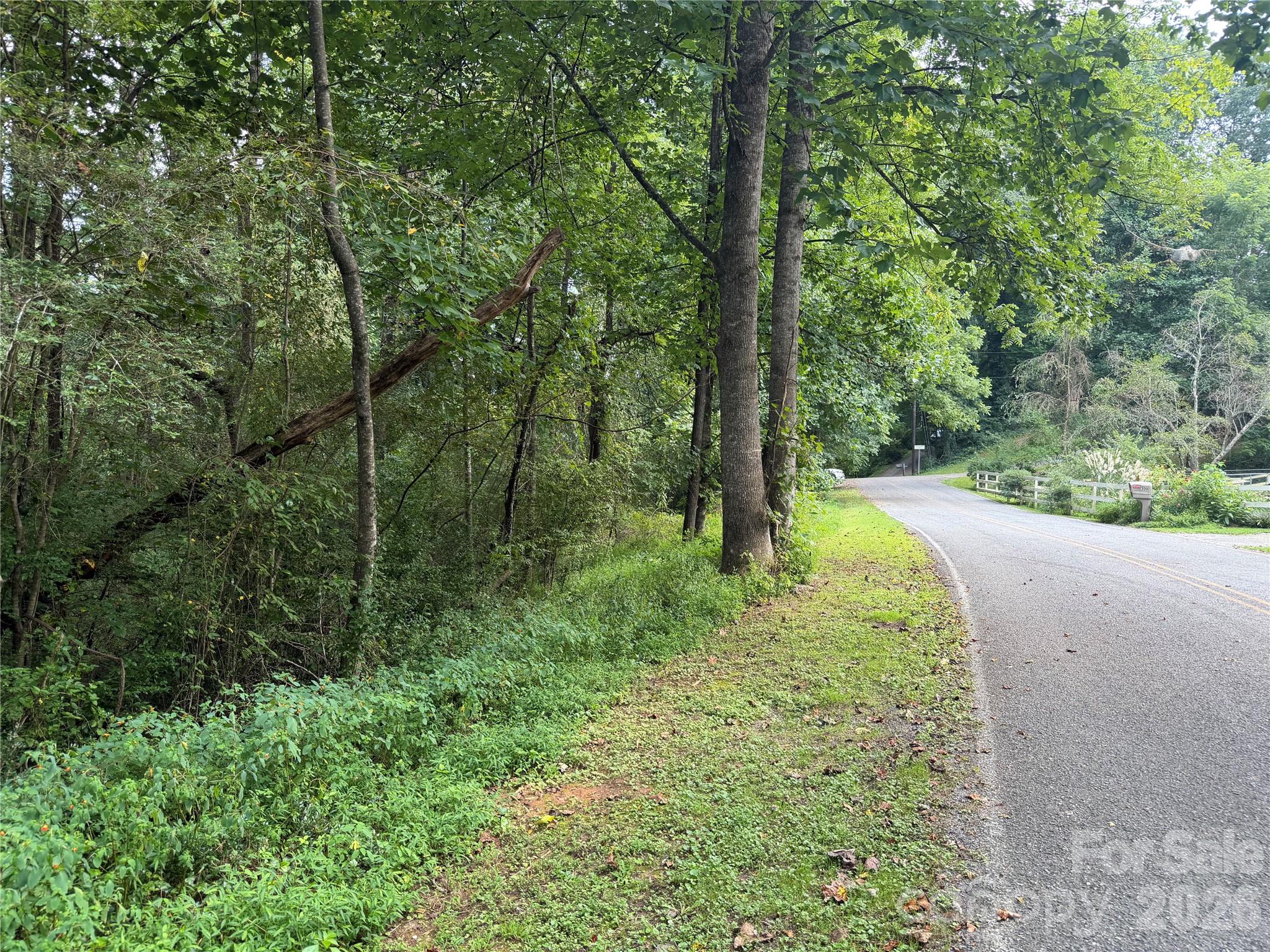 Off Meadowbrook Circle