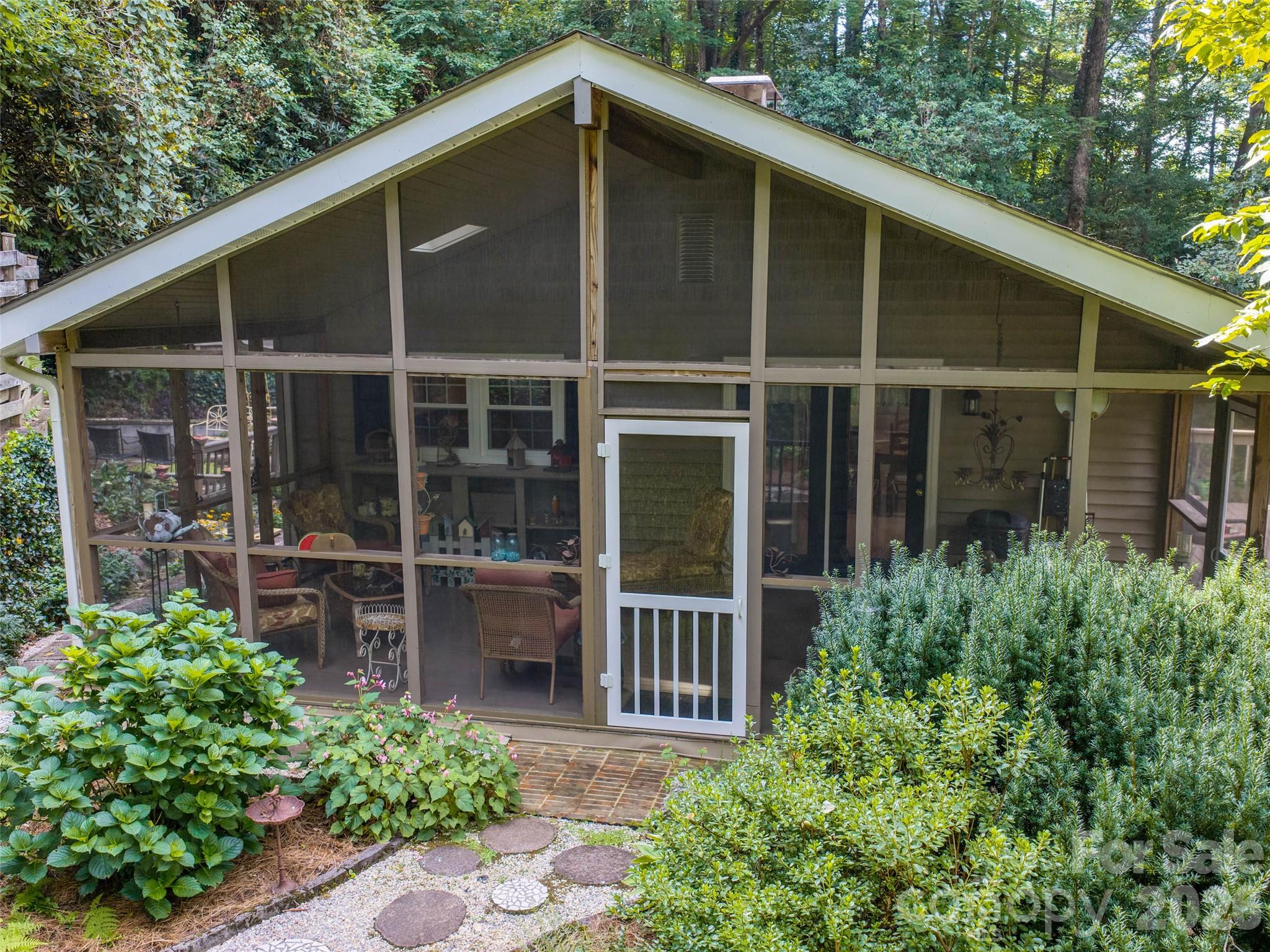 113 Riverside Estate Road