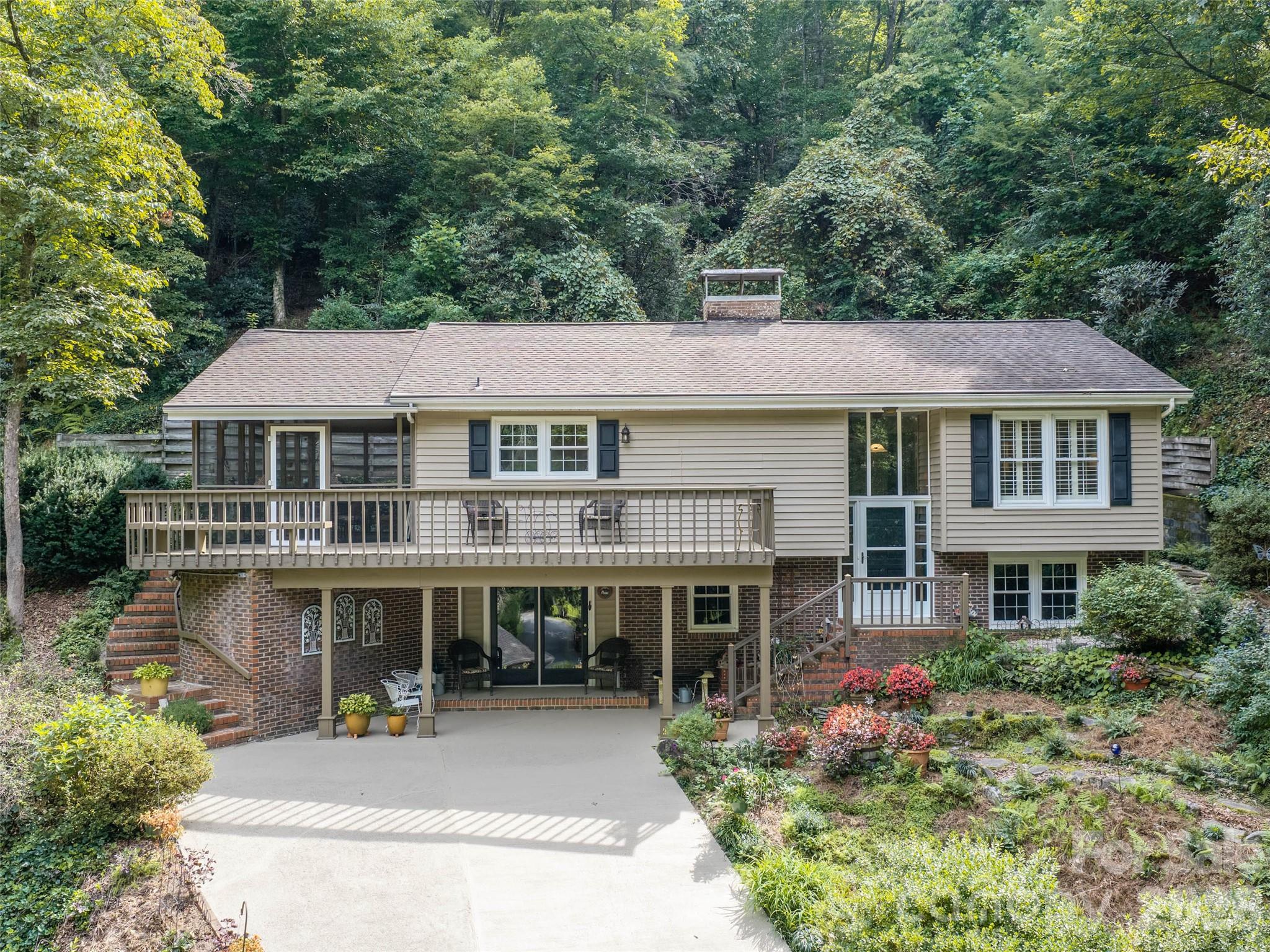 113 Riverside Estate Road