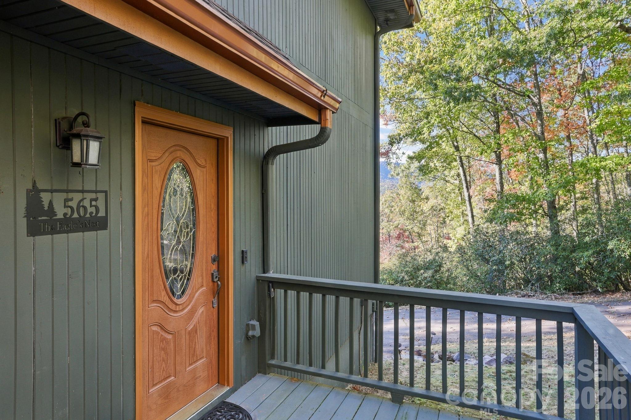 565 Ivy Lane