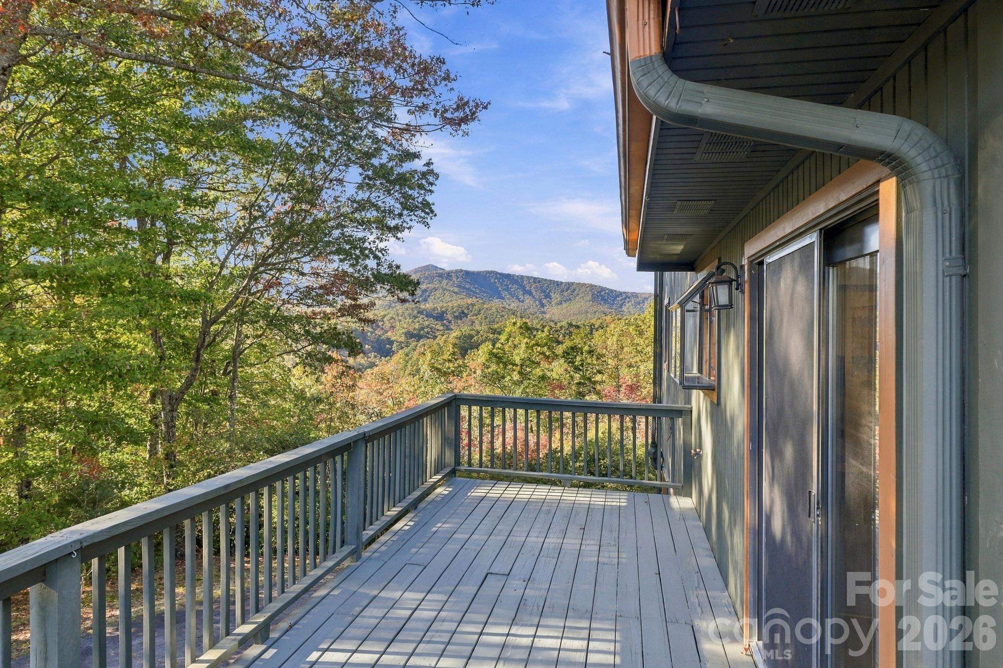 565 Ivy Lane