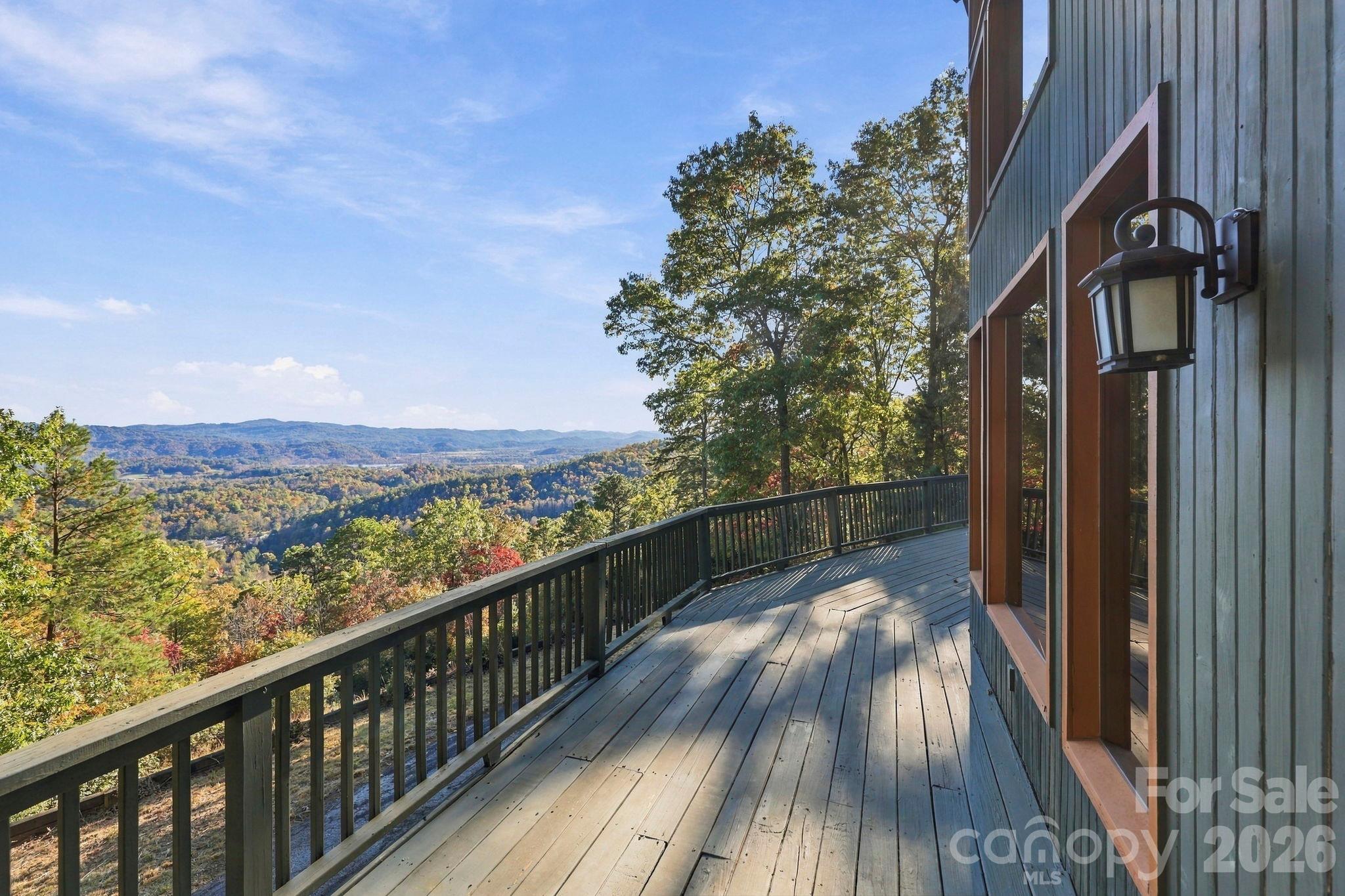 565 Ivy Lane