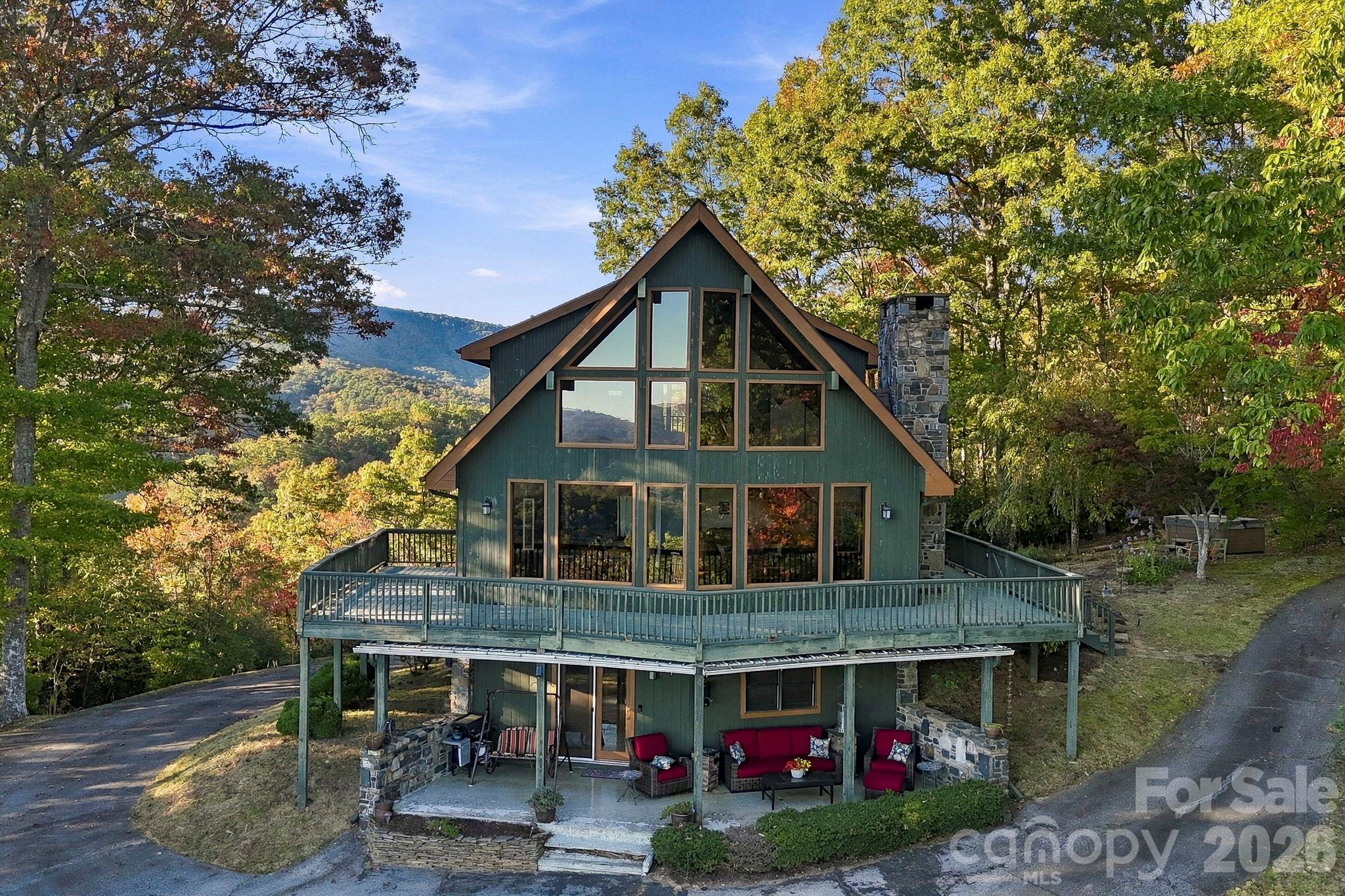 565 Ivy Lane